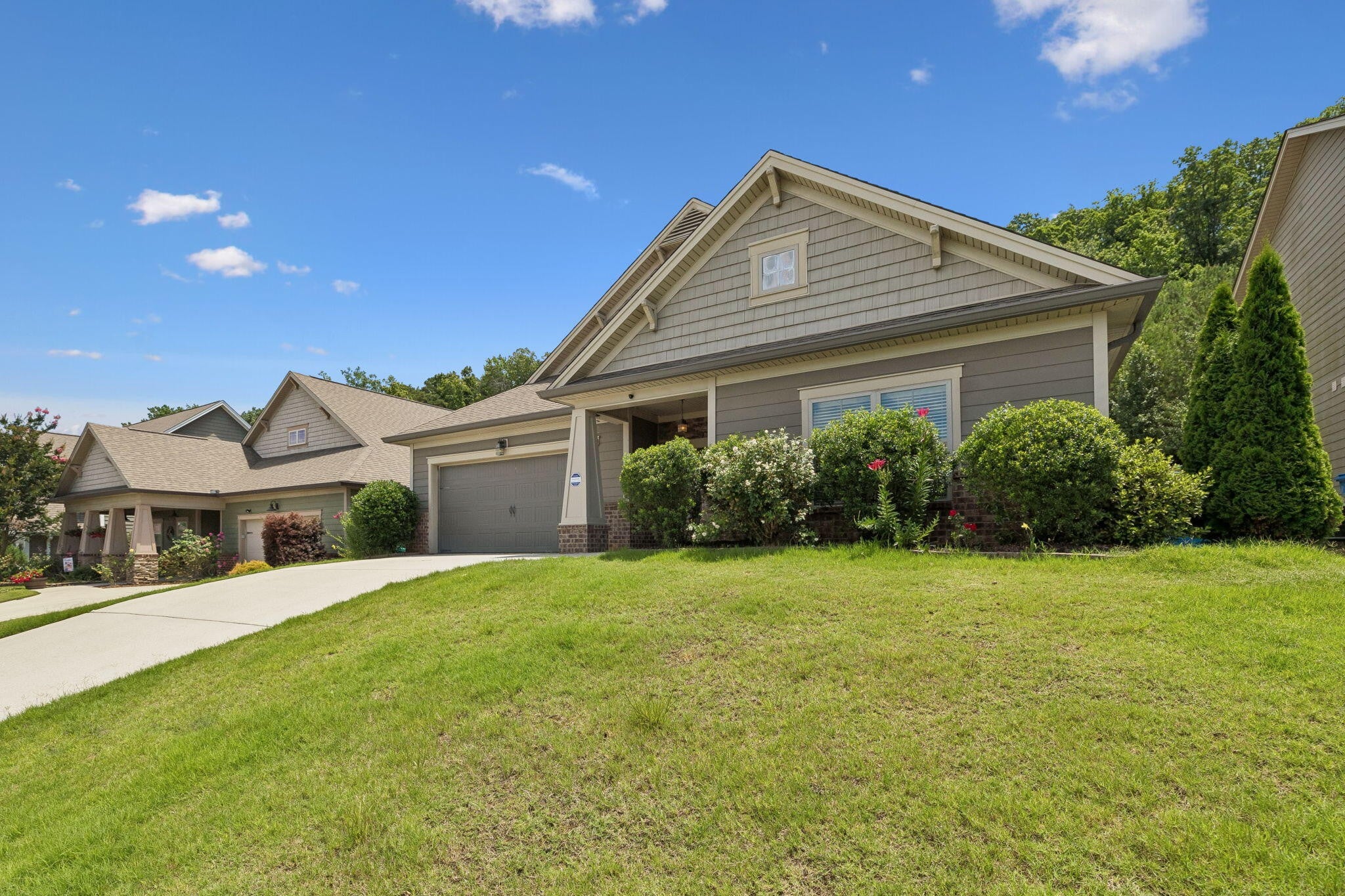 5425 Bungalow Circle