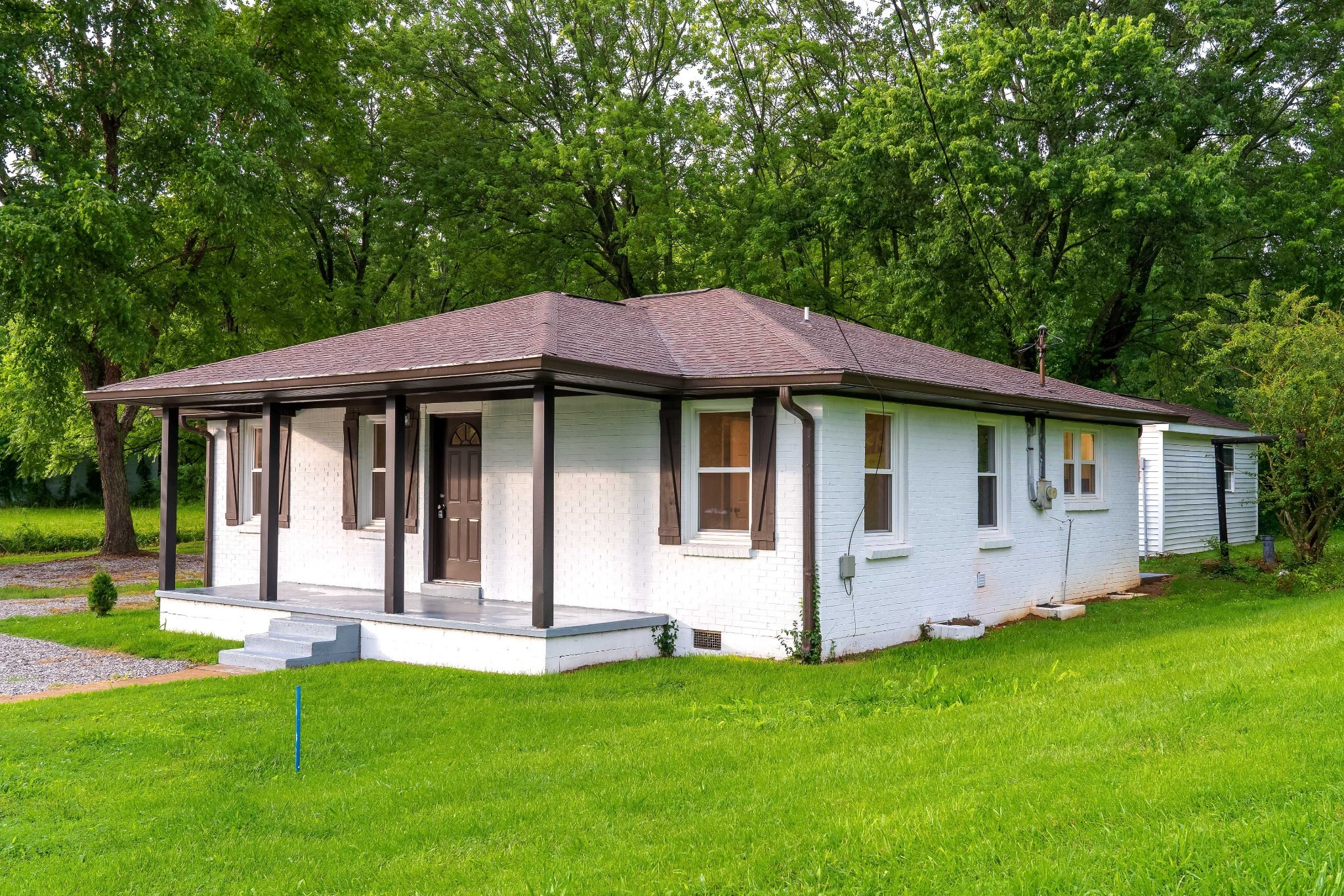 1802 Old Highway 31 E