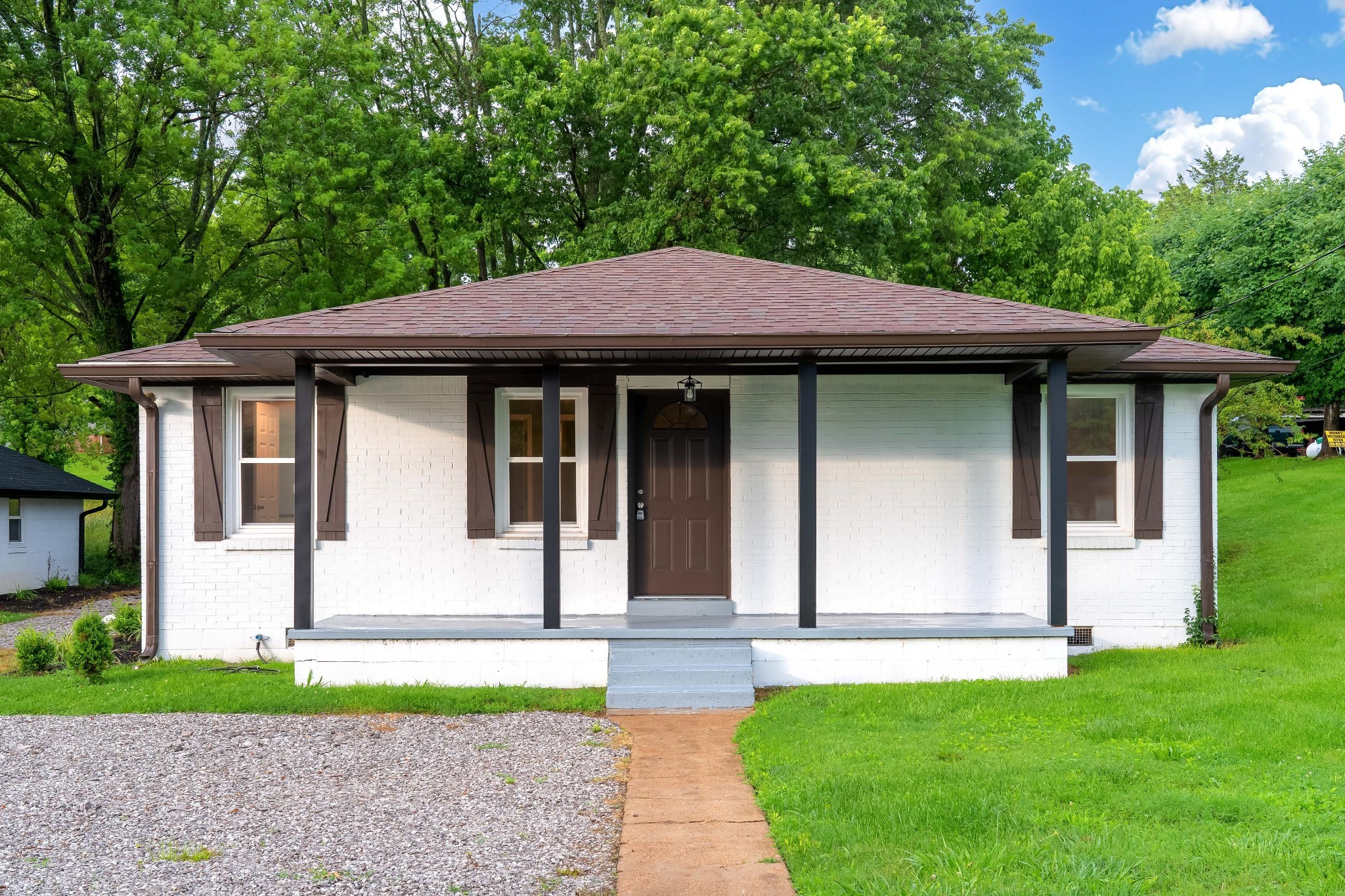 1802 Old Highway 31 E