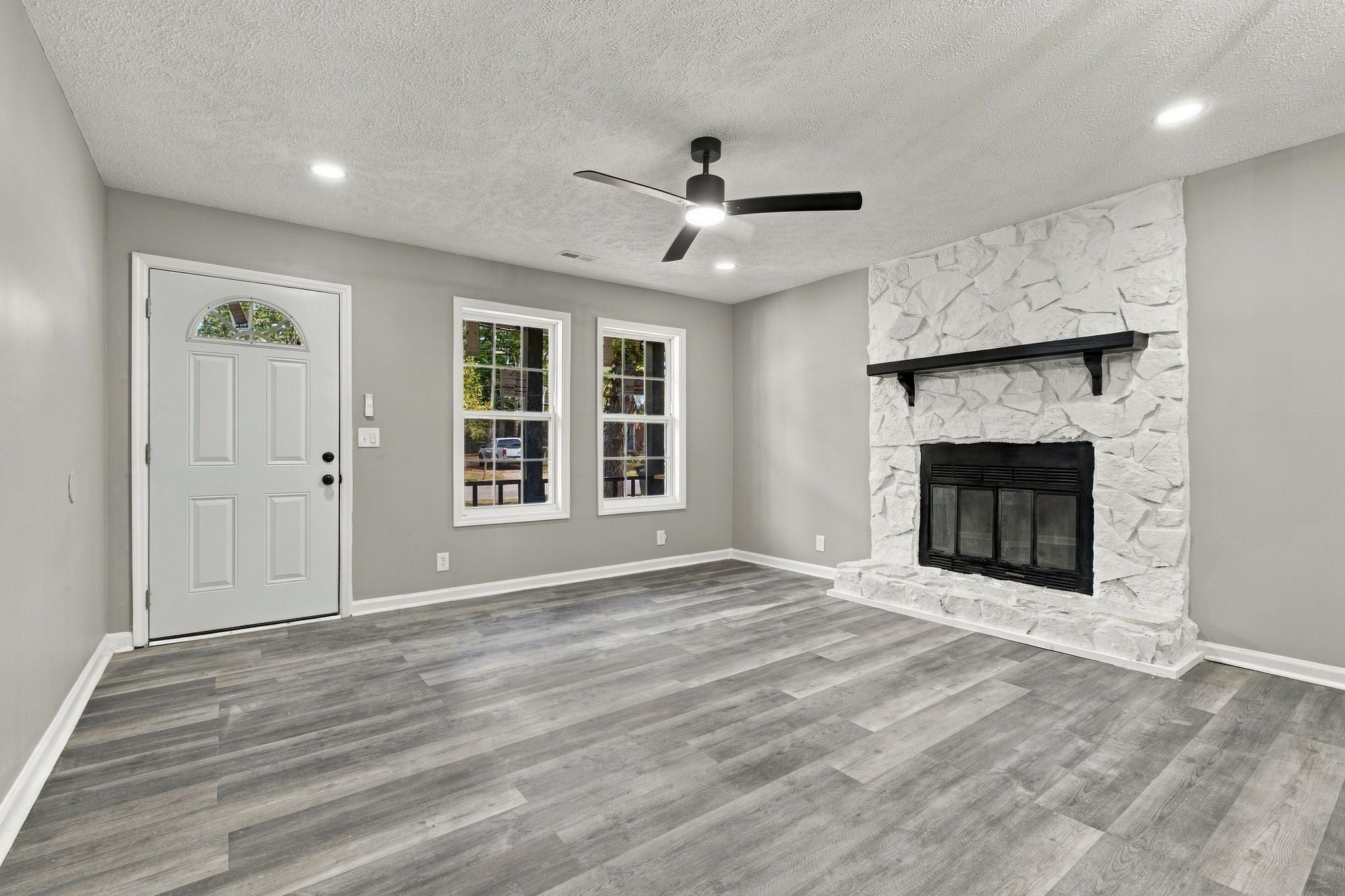 3227 Lakeford Dr
