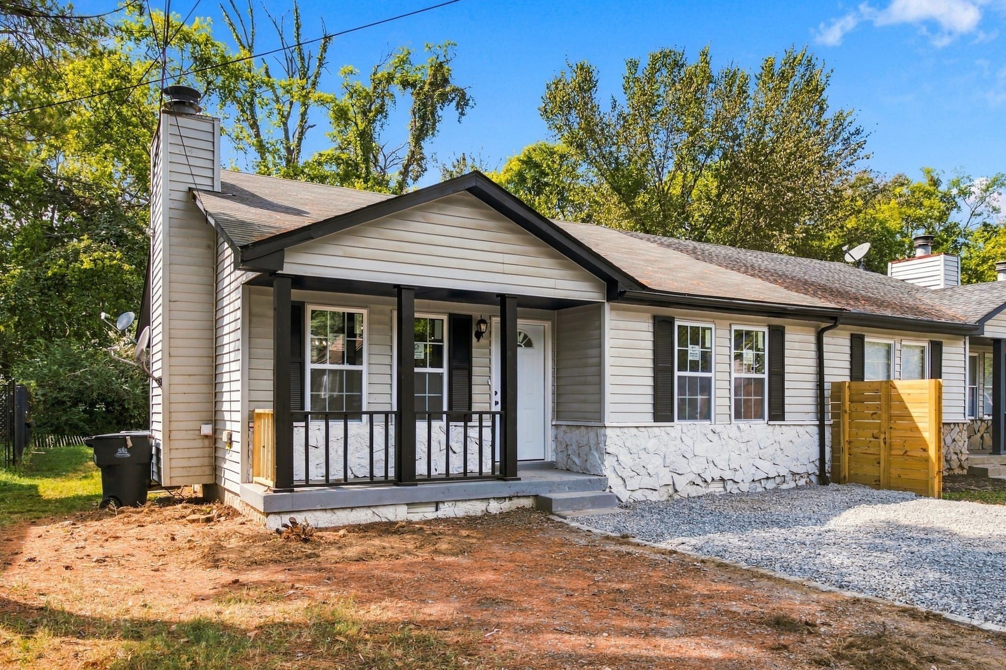 3227 Lakeford Dr