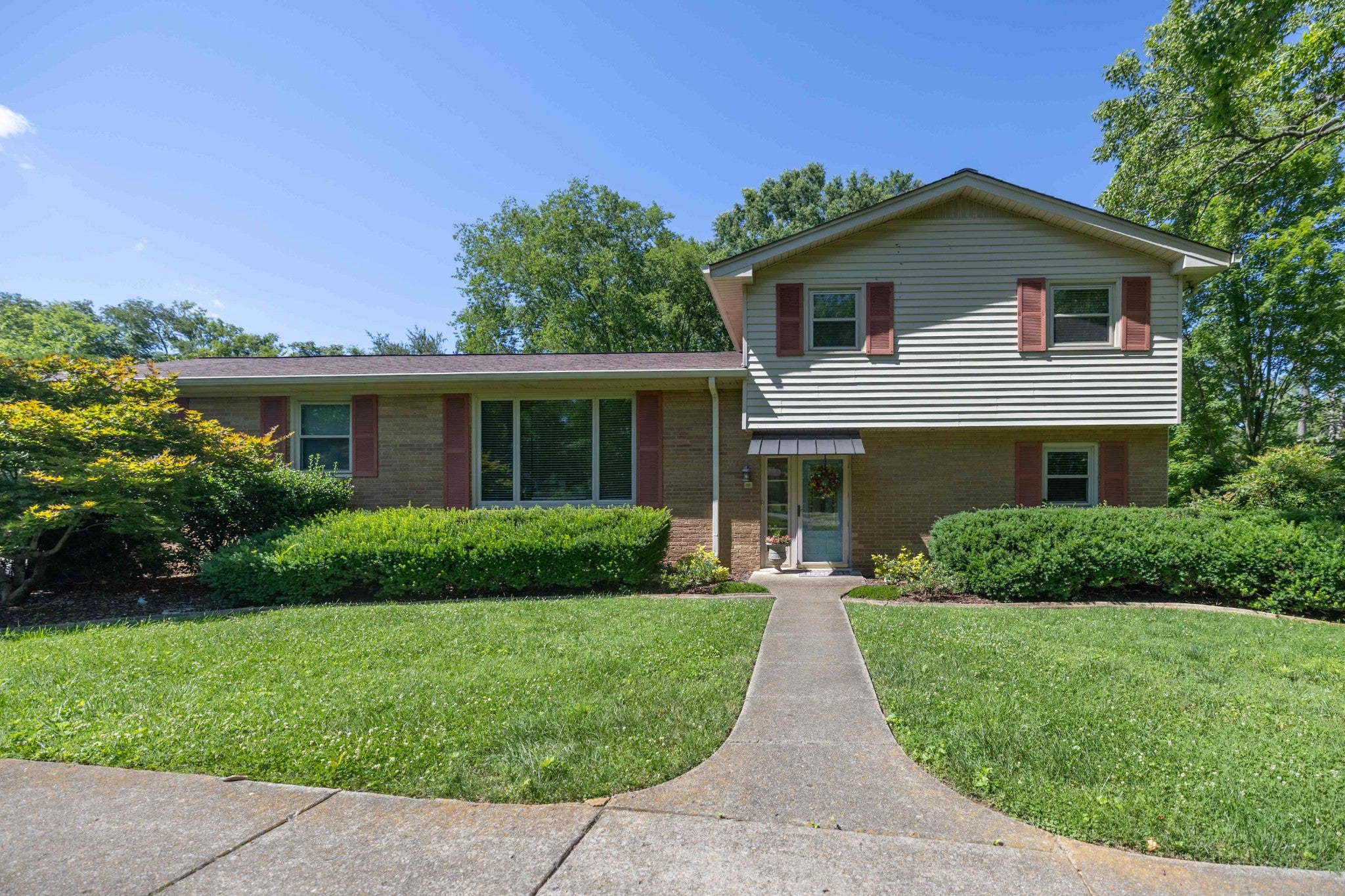 4.0-bed rental at 8014 Warner Rd