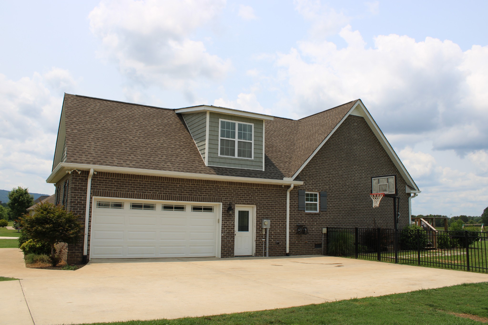 400 Collins Run
