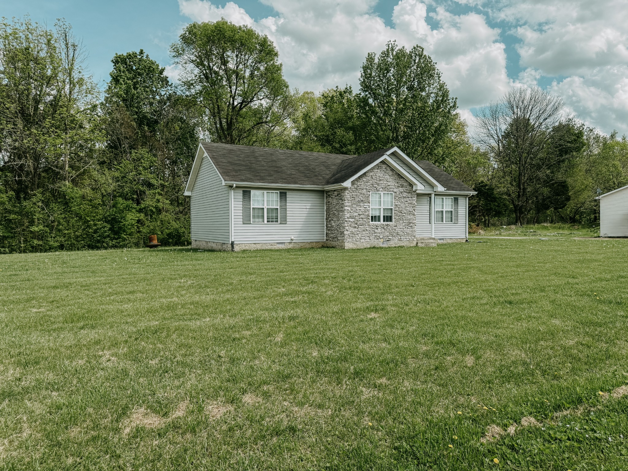 104 Leigh Anna Cir