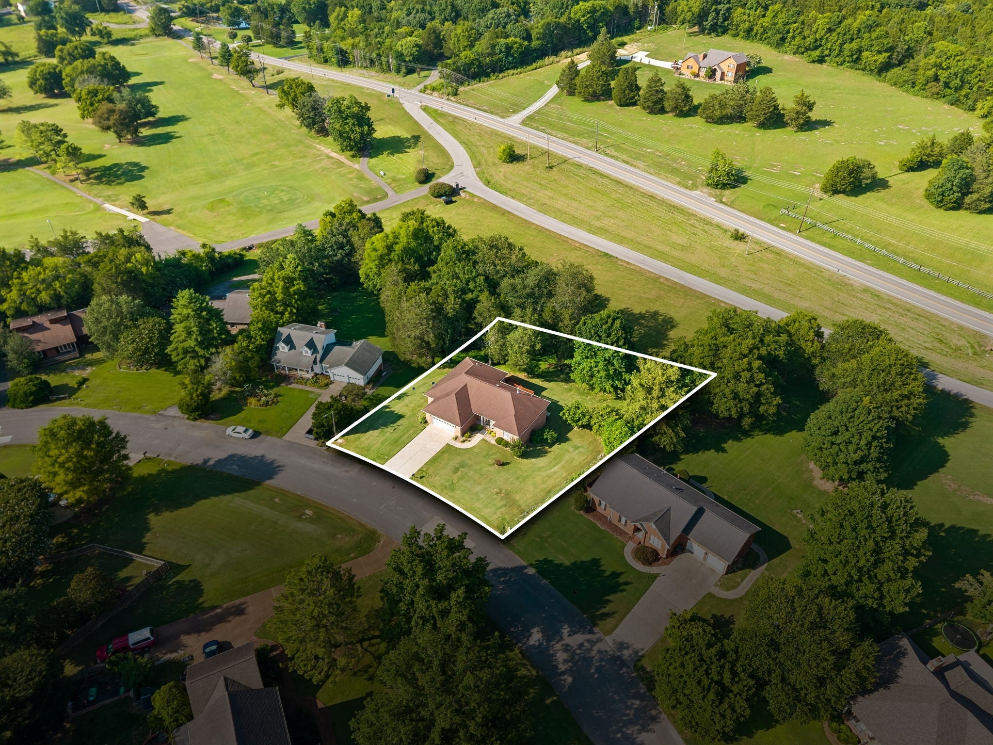 909 Greenview Dr