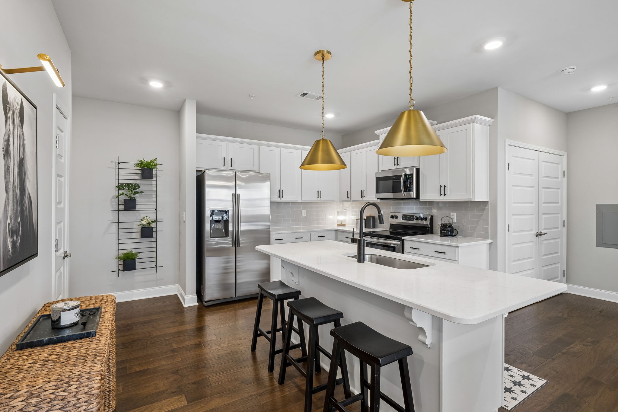 1901 Shadow Green Dr 204