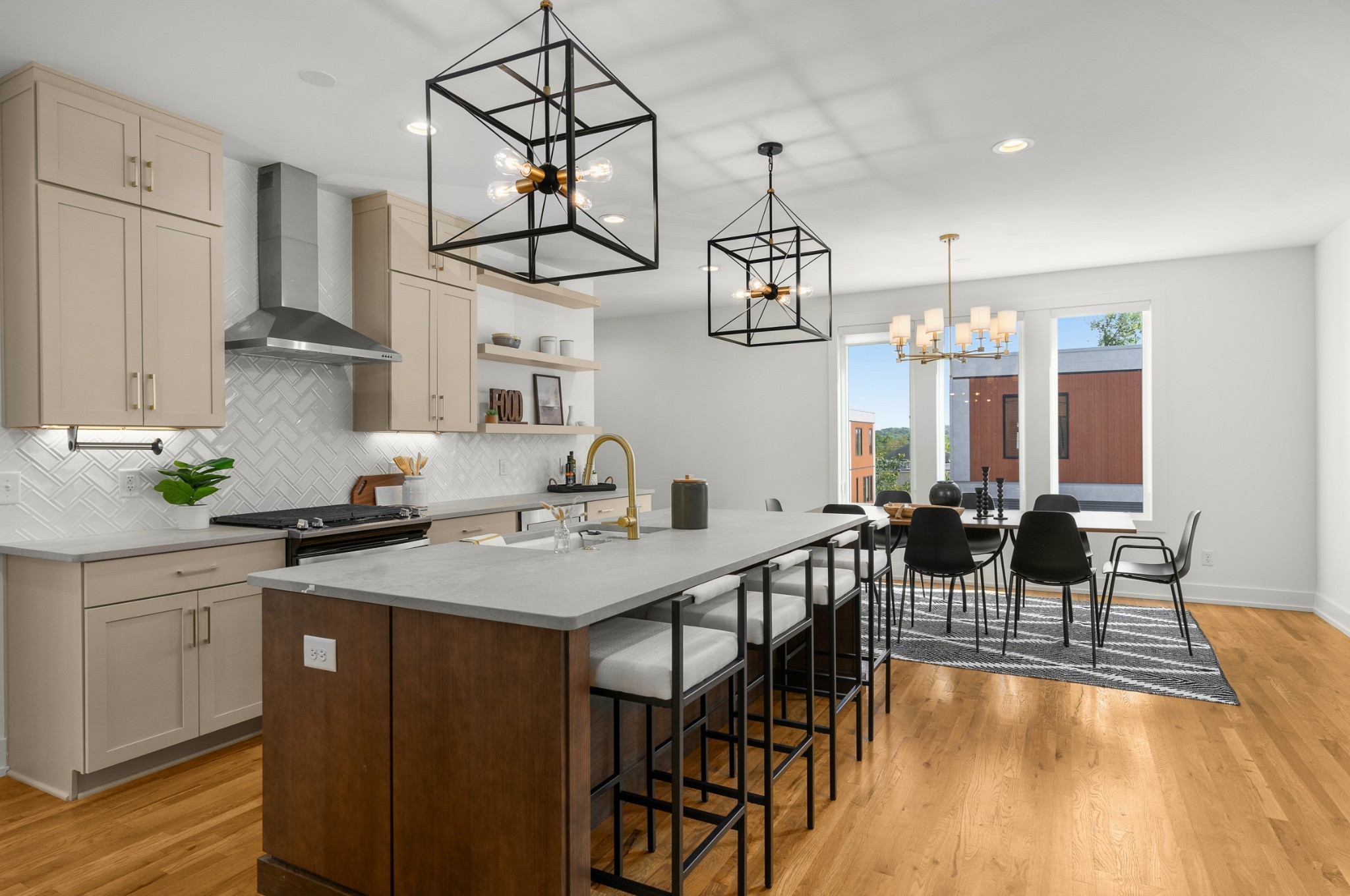 Nashville, Tennessee 37209, United States, 3 Bedrooms Bedrooms, ,3 BathroomsBathrooms,Residential,Coming Soon,149633