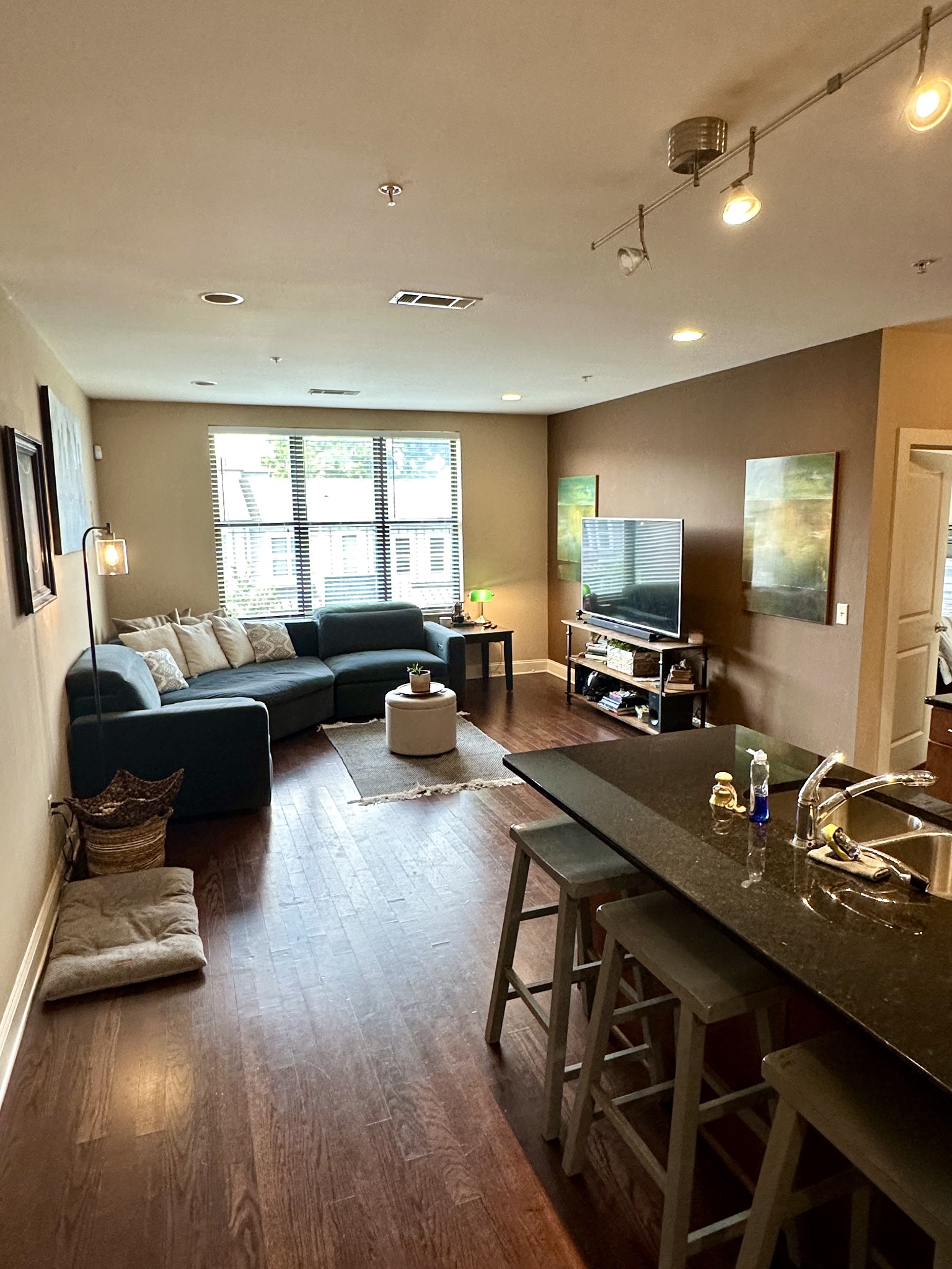 702 Wedgewood Park 403