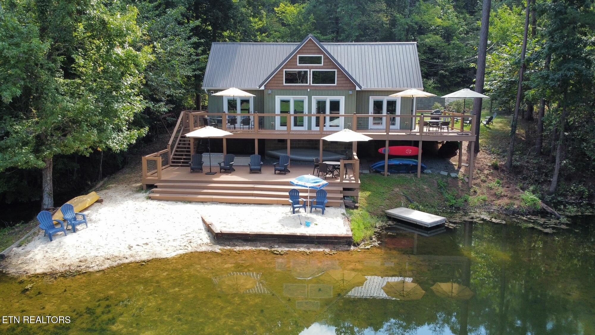 661 Laurel Lake Circle