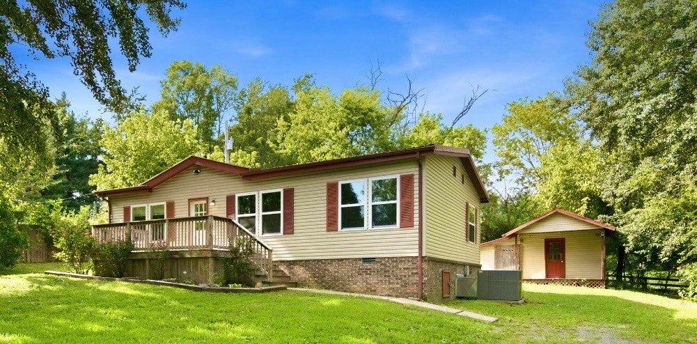 306 Stagecoach Rd