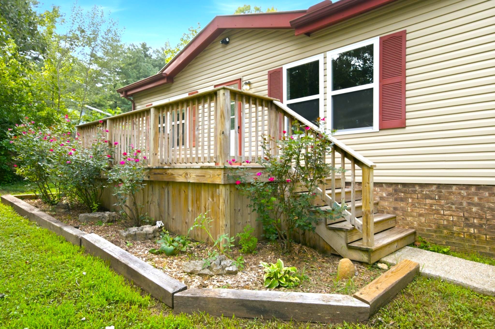 306 Stagecoach Rd