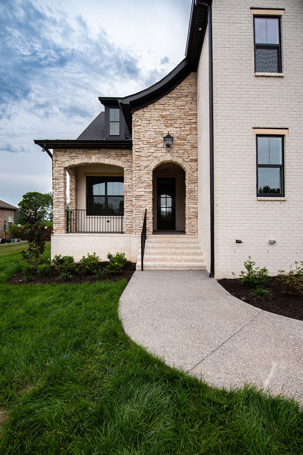 2919 Carisbrooke Dr