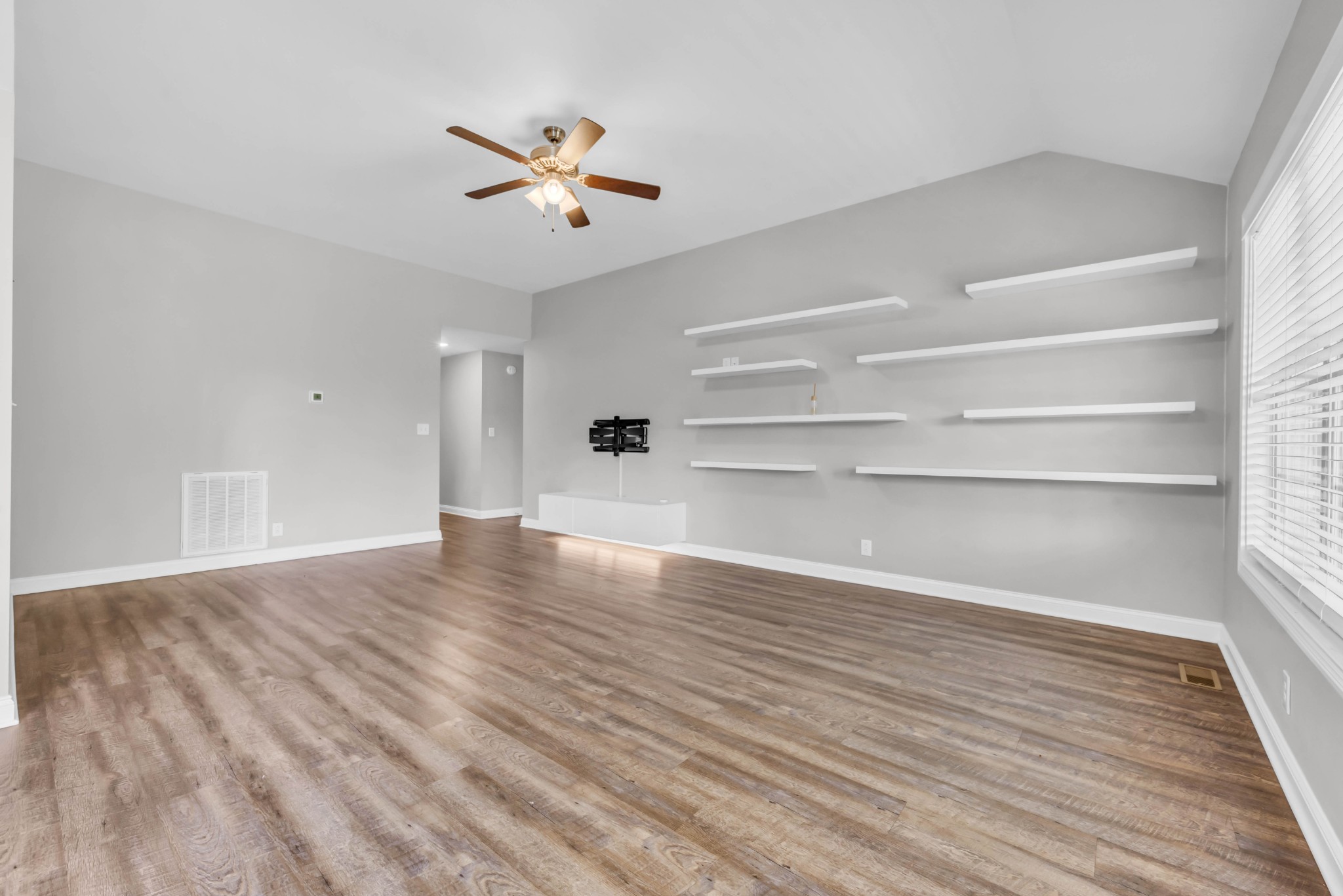626 Snowshoe Ln