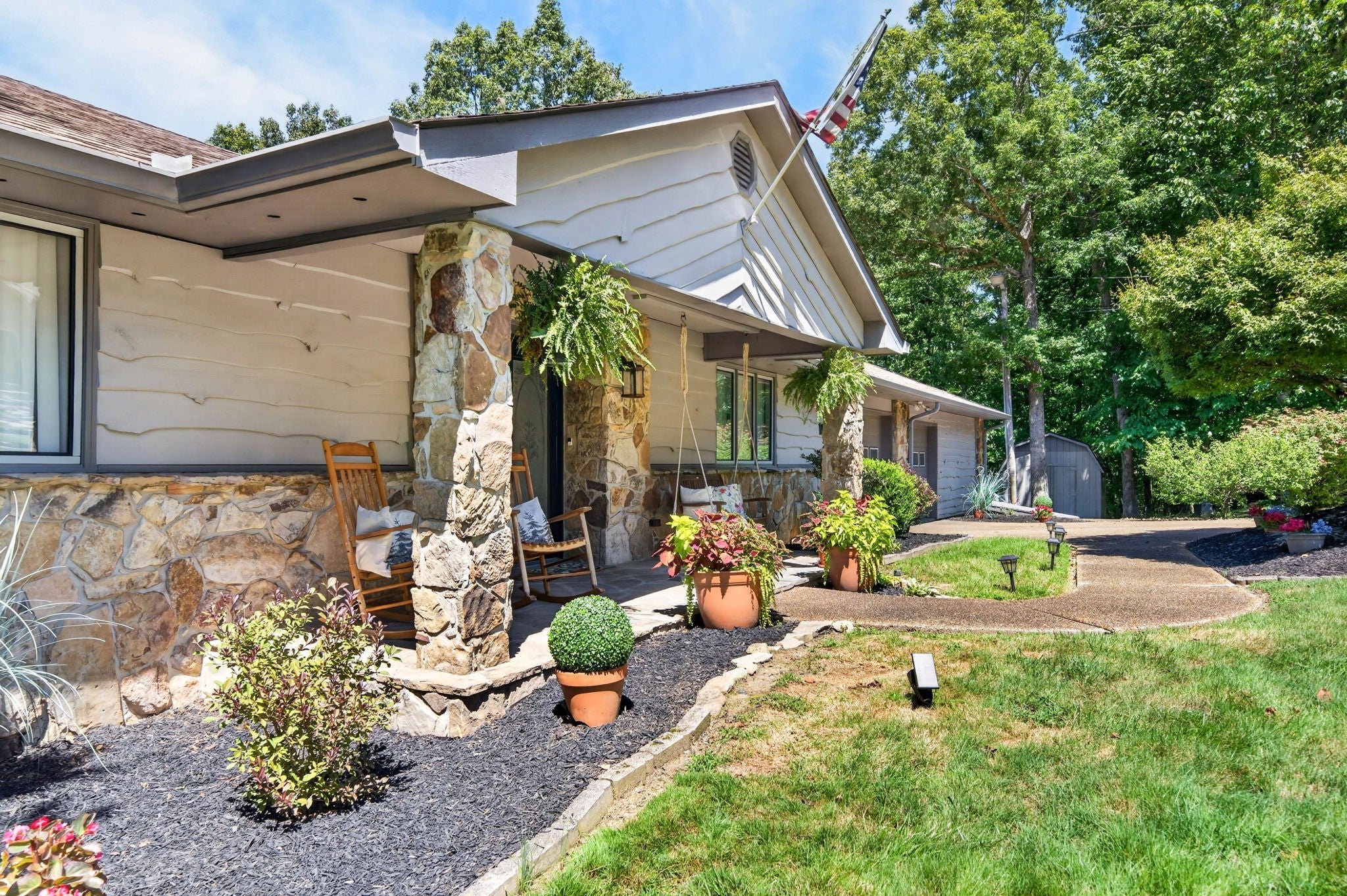 114 Morris Ln