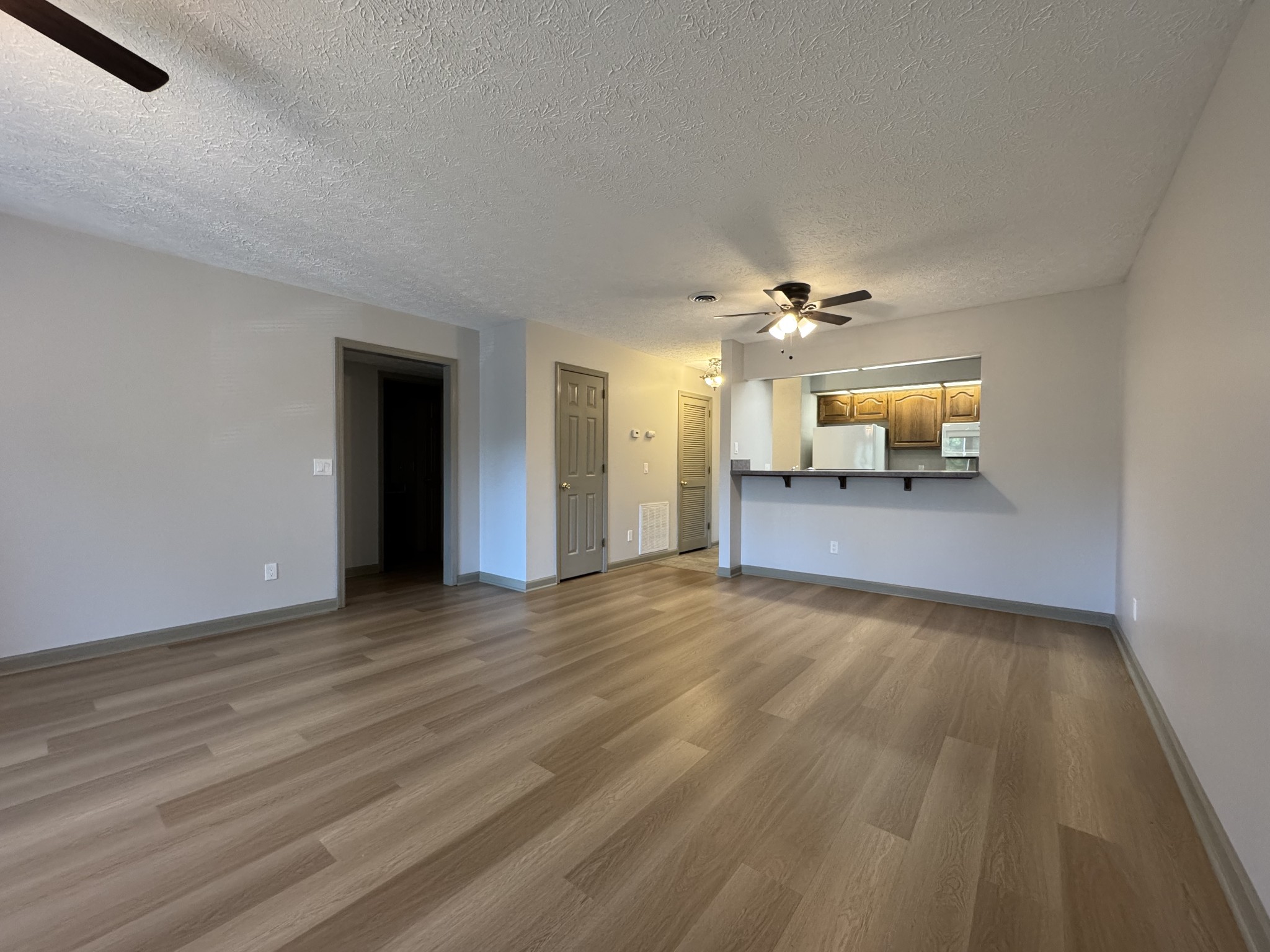 315 Village Ln W