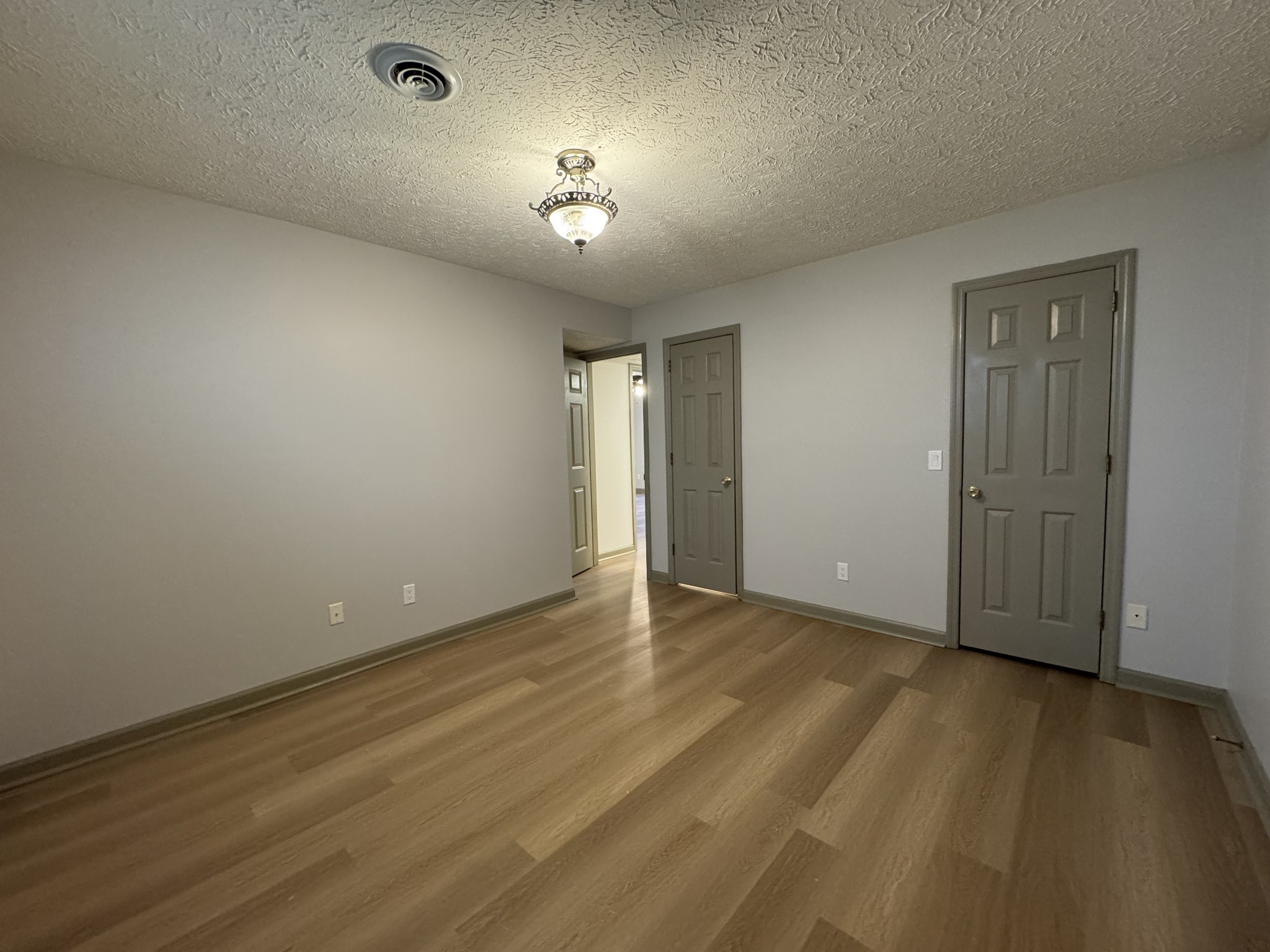 315 Village Ln W