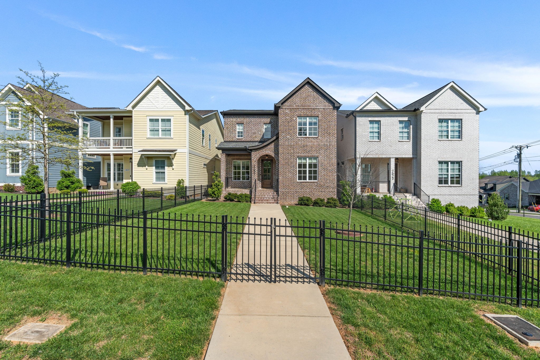 2621 Barclay Dr
