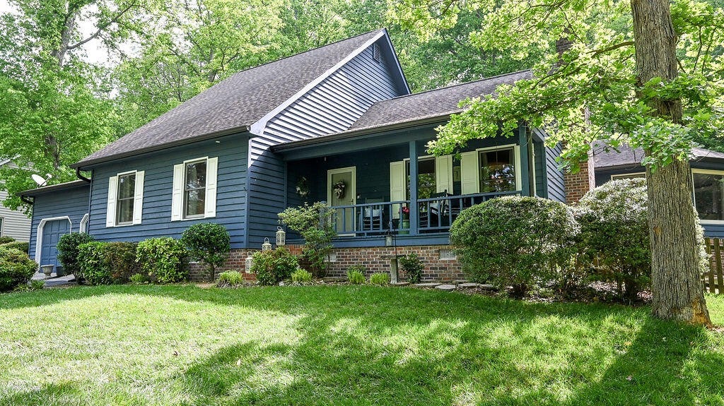 2168 Little Falls Circle NW