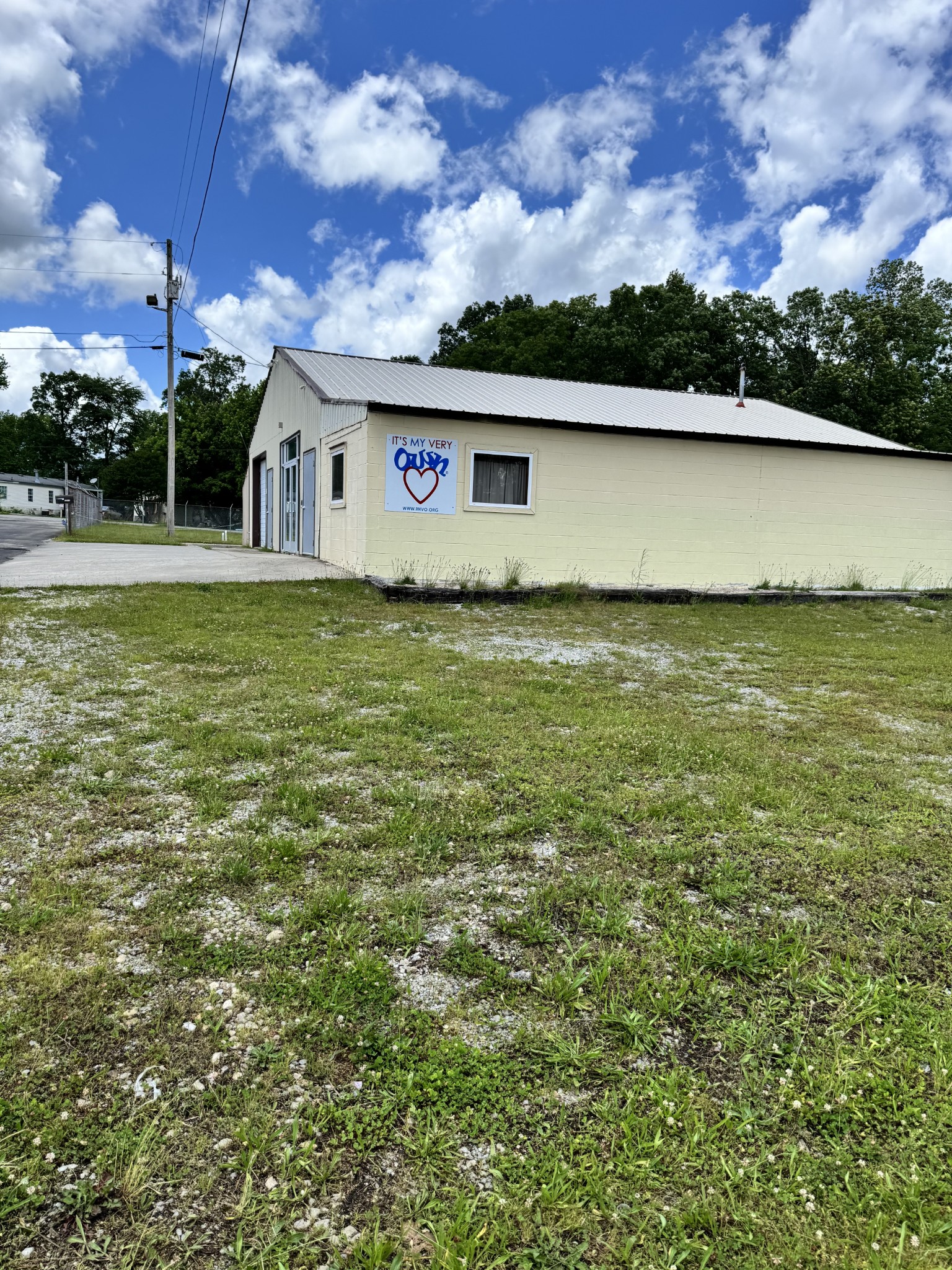 10655 US 41