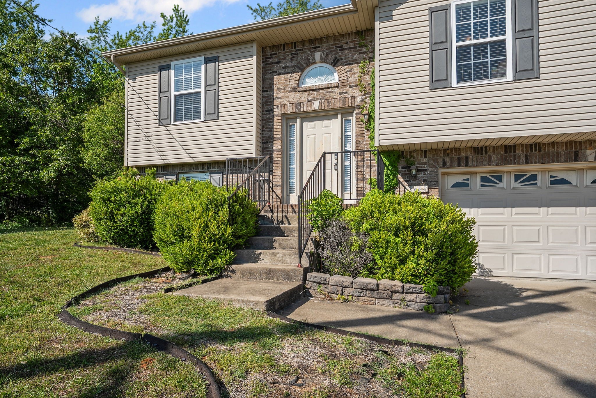 3443 Queensbury Rd