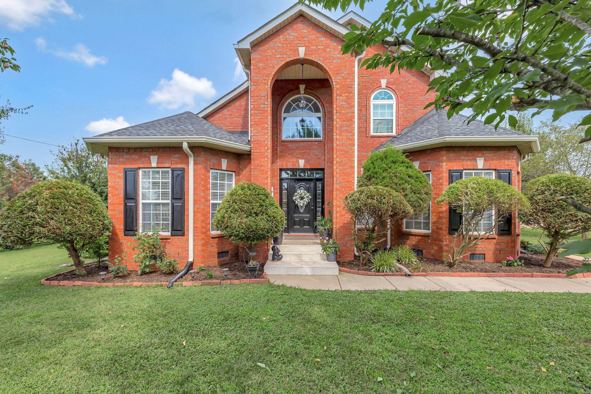 902 Rushmore Dr