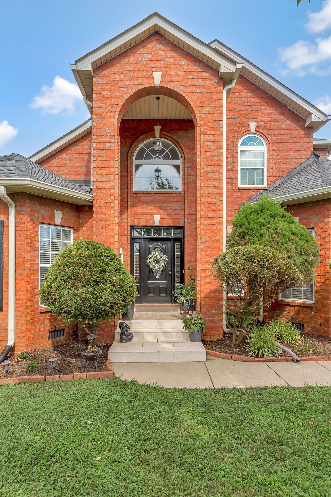 902 Rushmore Dr