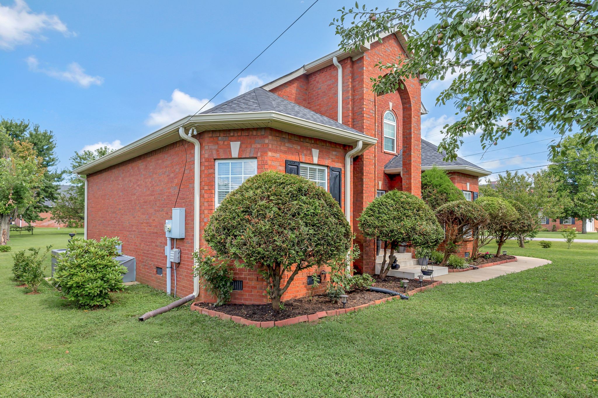 902 Rushmore Dr