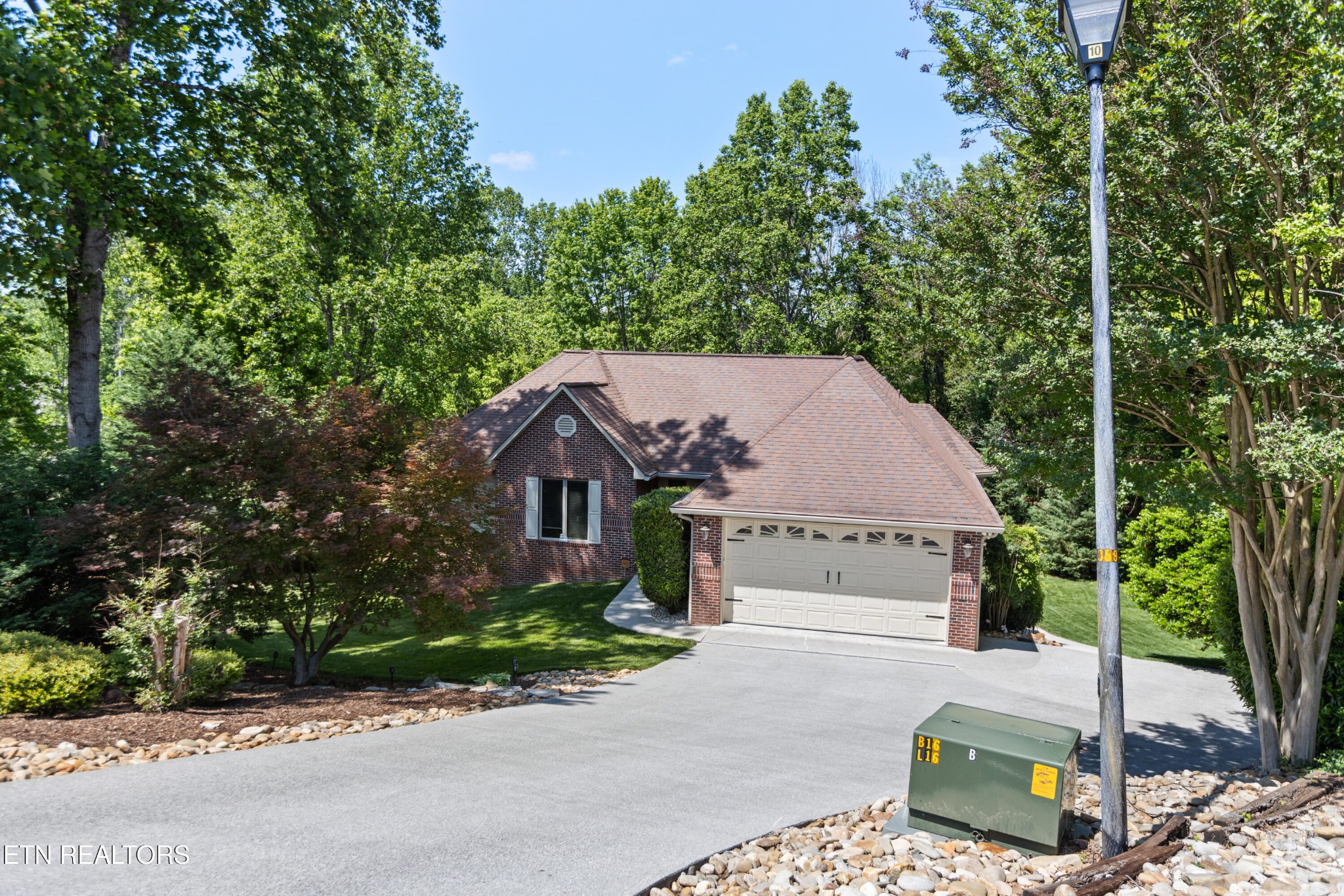 407 Tecumseh Point