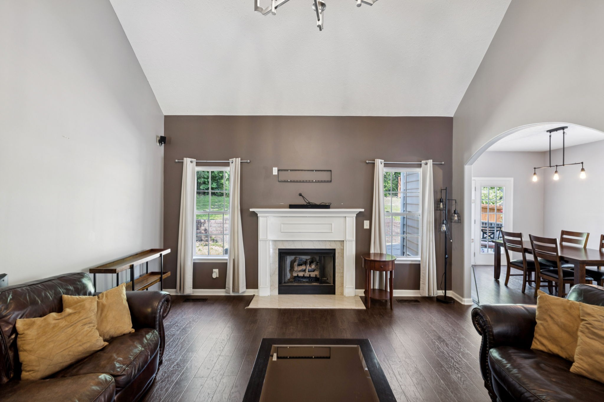 1812 Woodland Pointe Dr