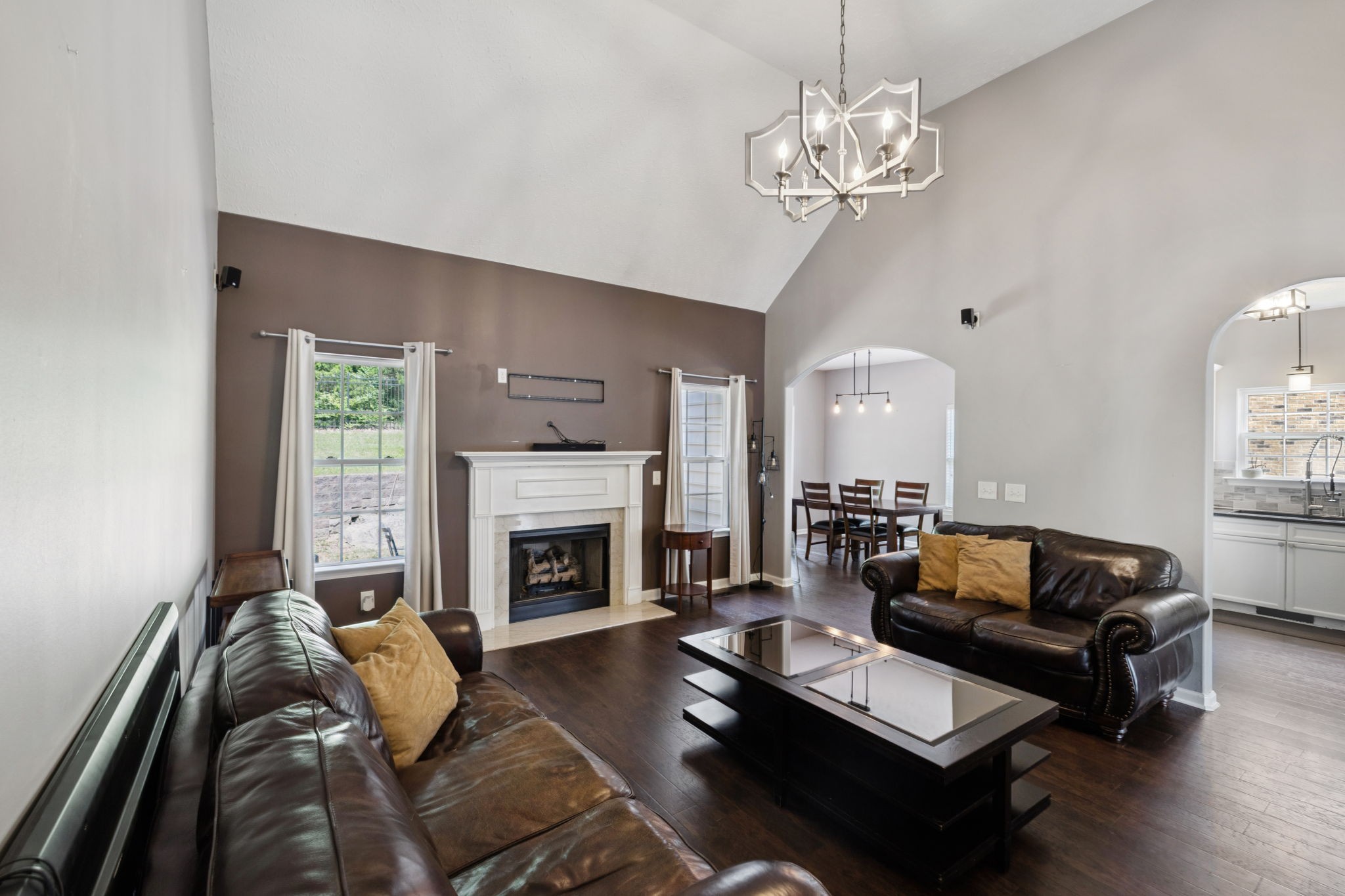 1812 Woodland Pointe Dr