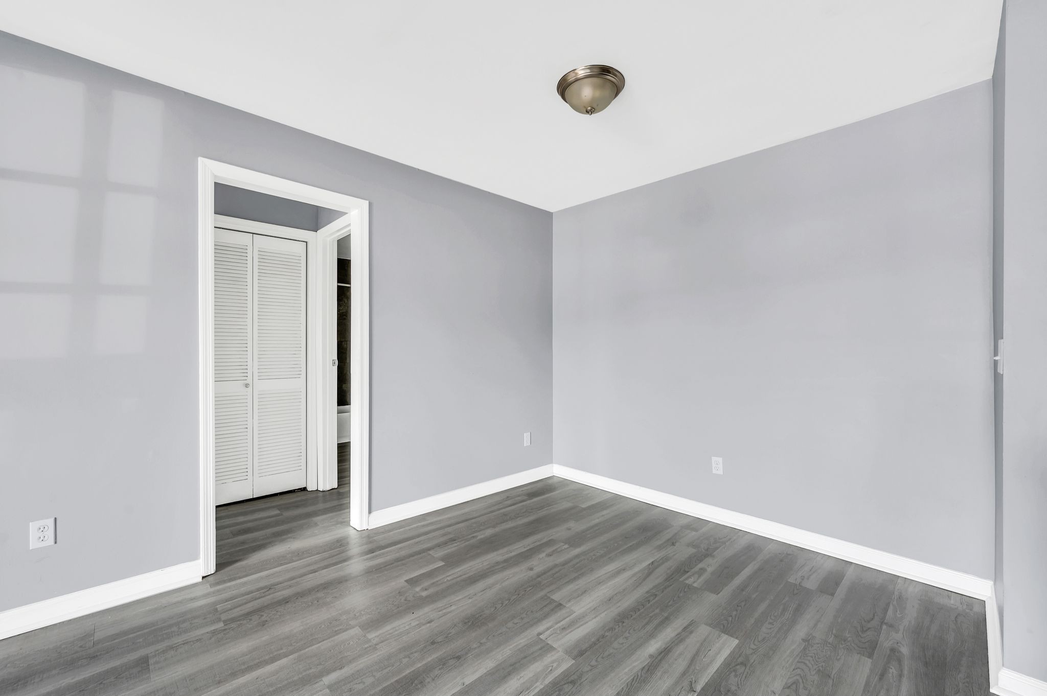 Nashville, Tennessee 37211, United States, 2 Bedrooms Bedrooms, ,2 BathroomsBathrooms,Residential,Active,21100