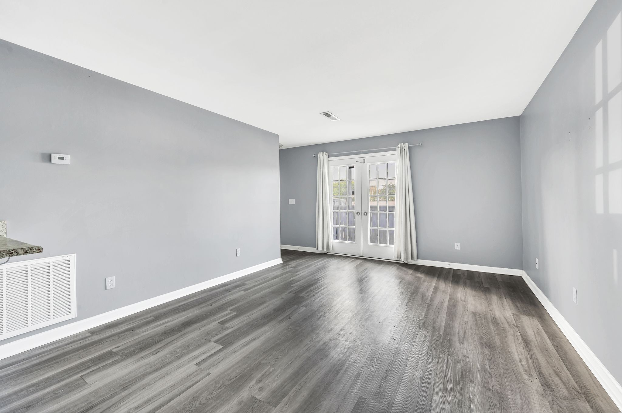 Nashville, Tennessee 37211, United States, 2 Bedrooms Bedrooms, ,2 BathroomsBathrooms,Residential,Active,21100