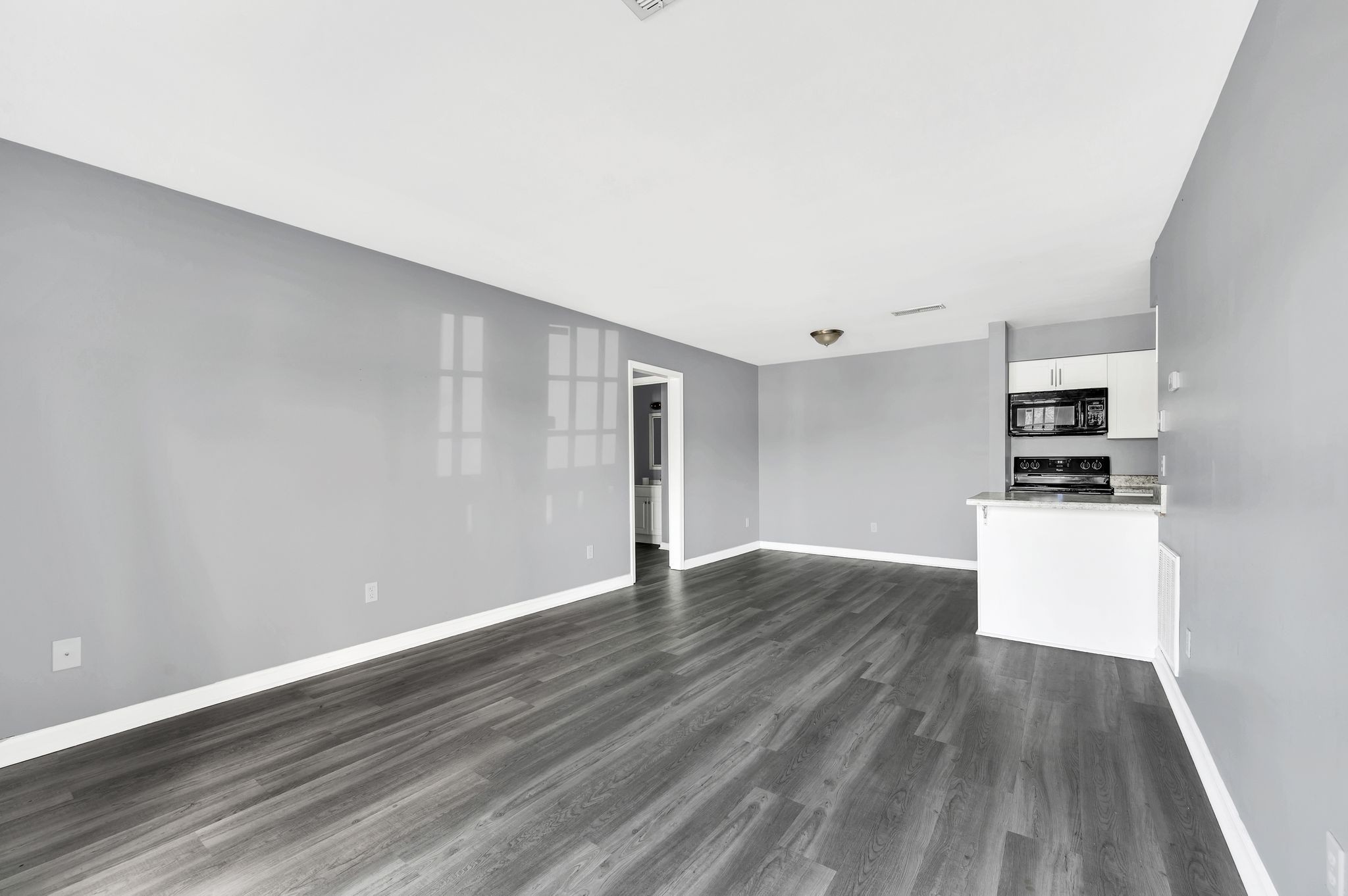 Nashville, Tennessee 37211, United States, 2 Bedrooms Bedrooms, ,2 BathroomsBathrooms,Residential,Active,21100