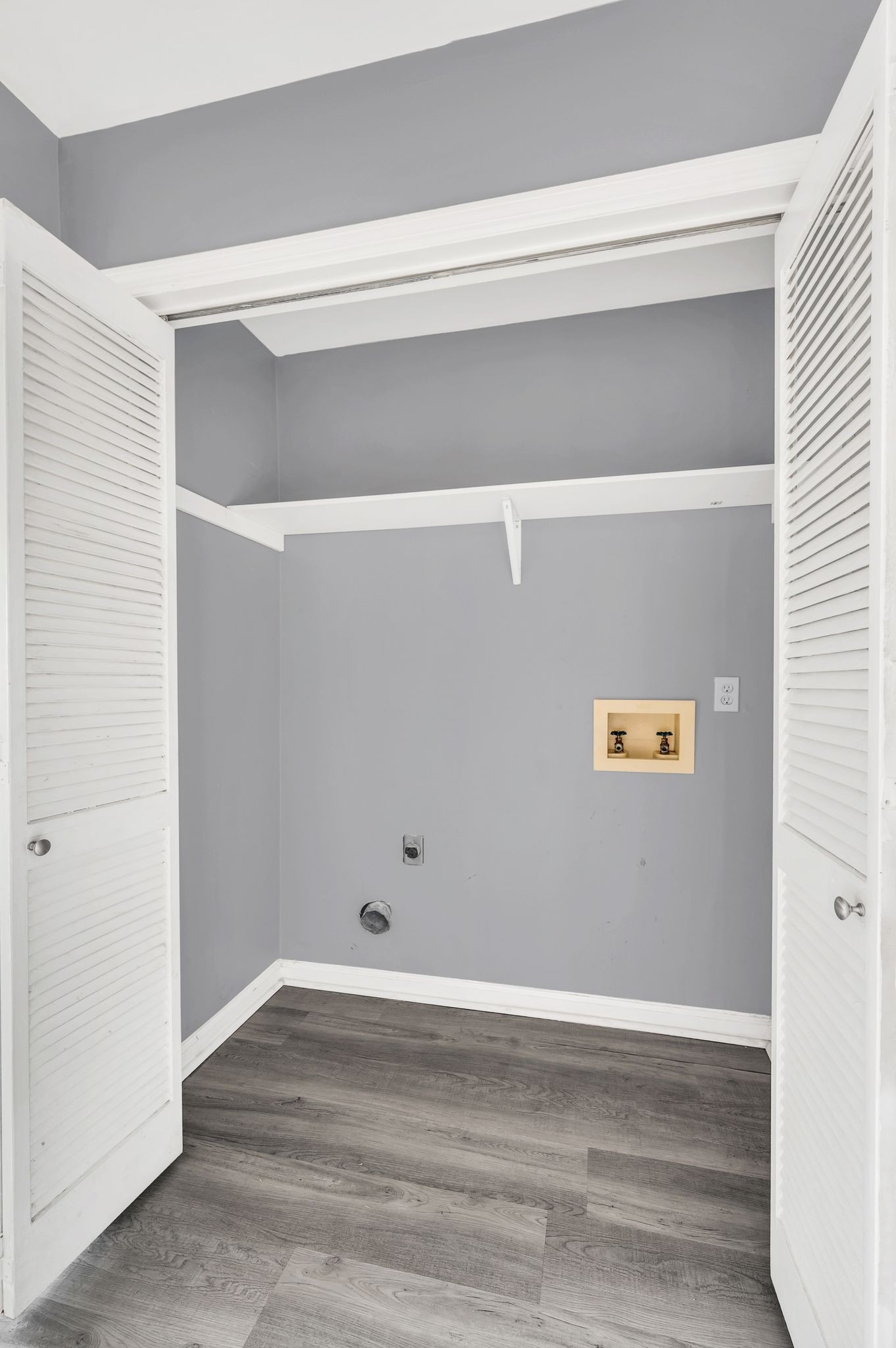 Nashville, Tennessee 37211, United States, 2 Bedrooms Bedrooms, ,2 BathroomsBathrooms,Residential,Active,21100