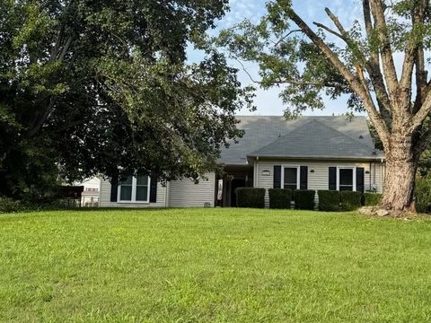 3367 Clearwater Dr Clarksville TN 37042