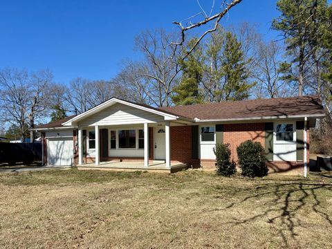 903 Royal Trl Manchester TN 37355