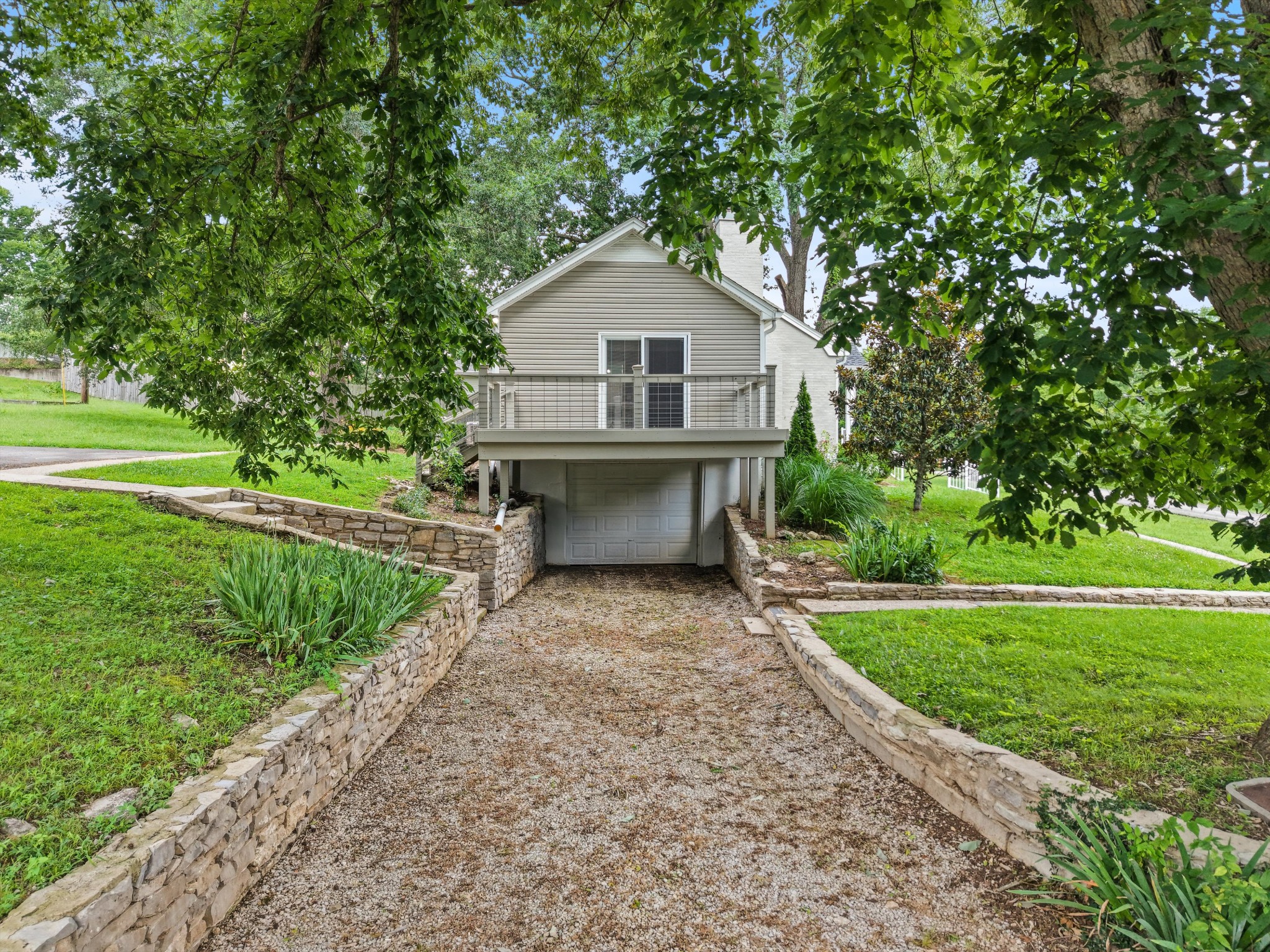 901 Edgewood Dr