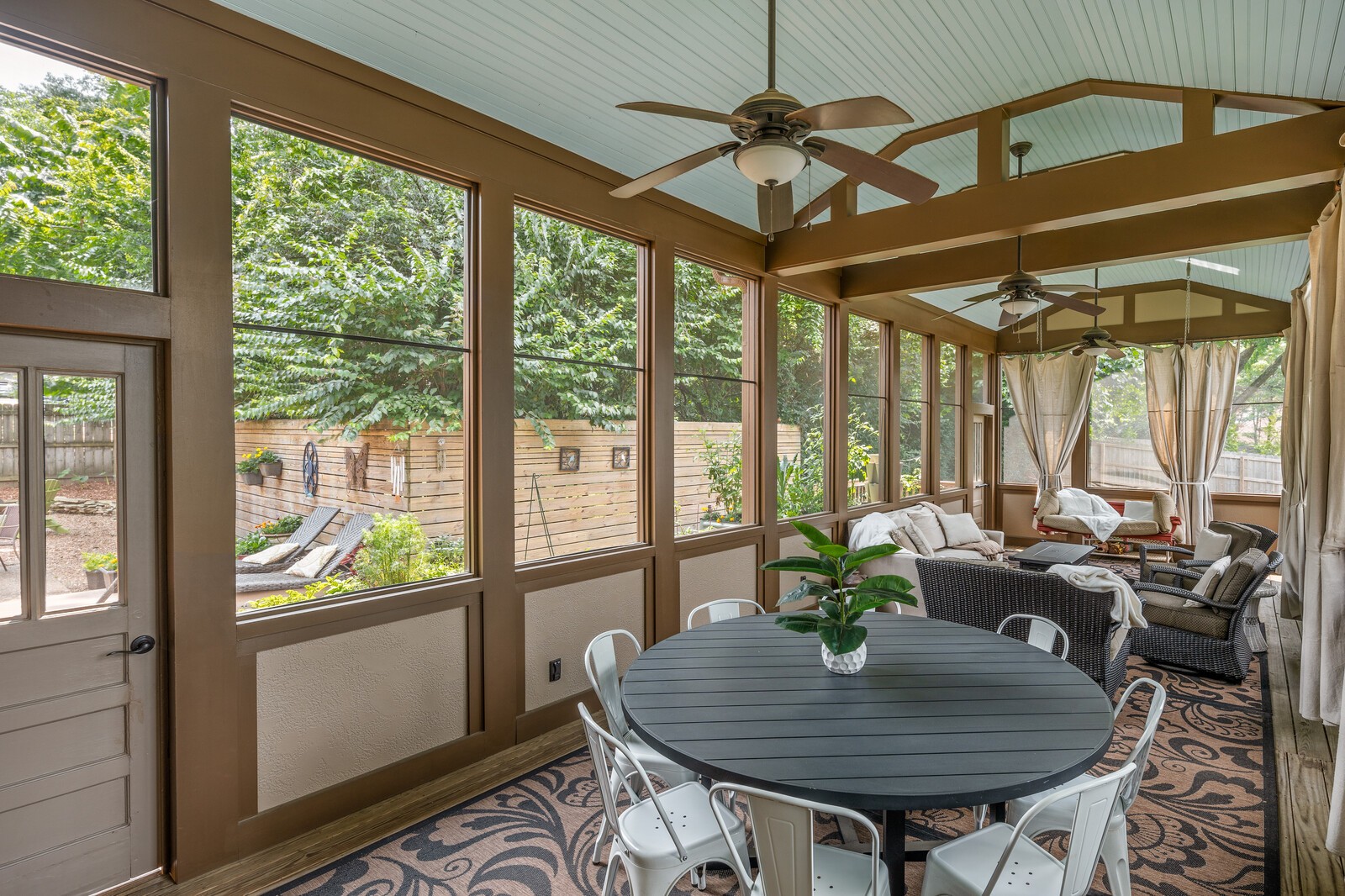 4189 Belmont Park Ter