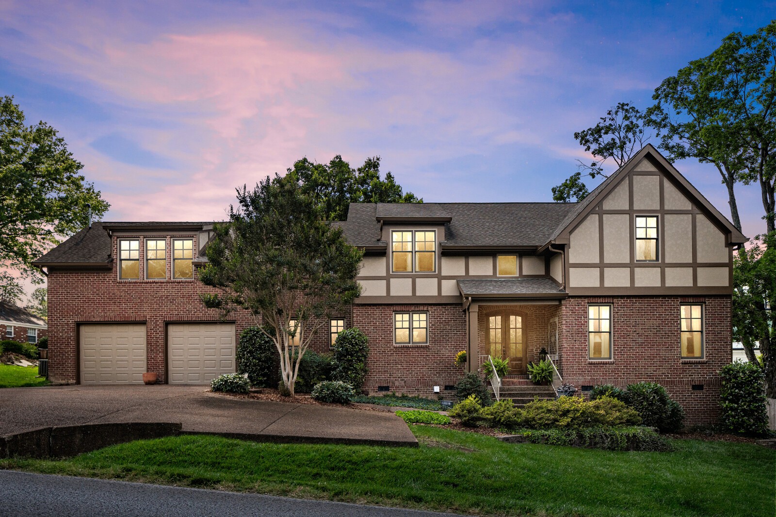 4189 Belmont Park Ter