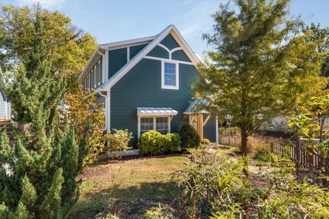 Photo of 811 S 12th St, Nashville, TN 37206 (MLS # 3627037)