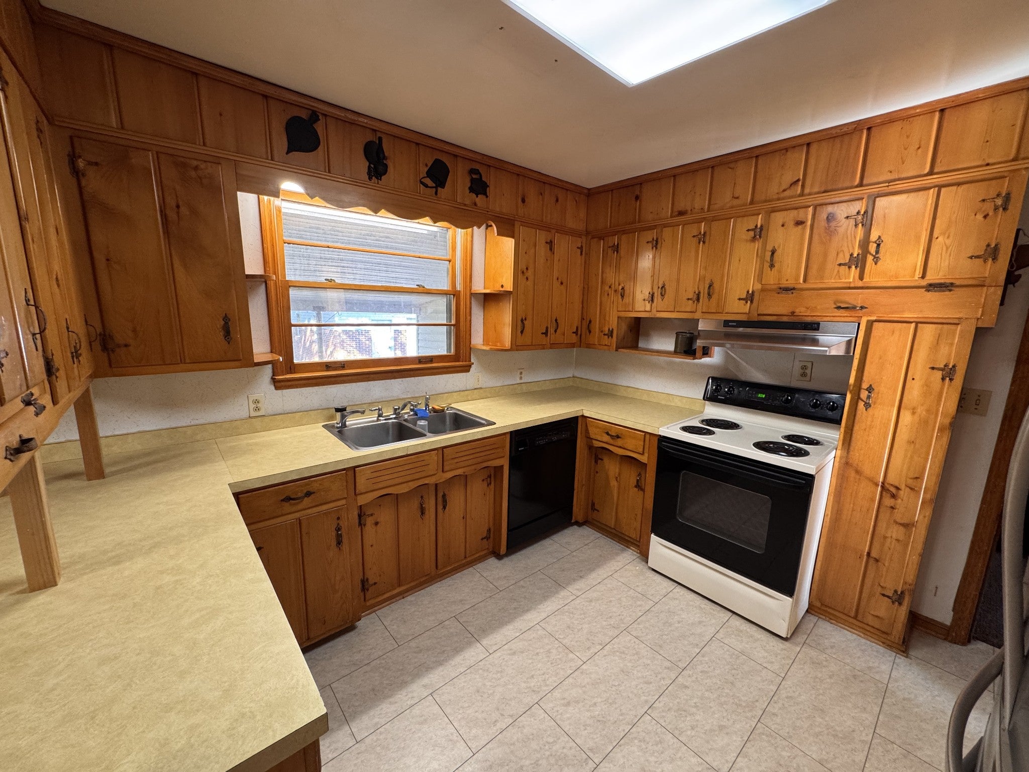1505 Idlewild Dr