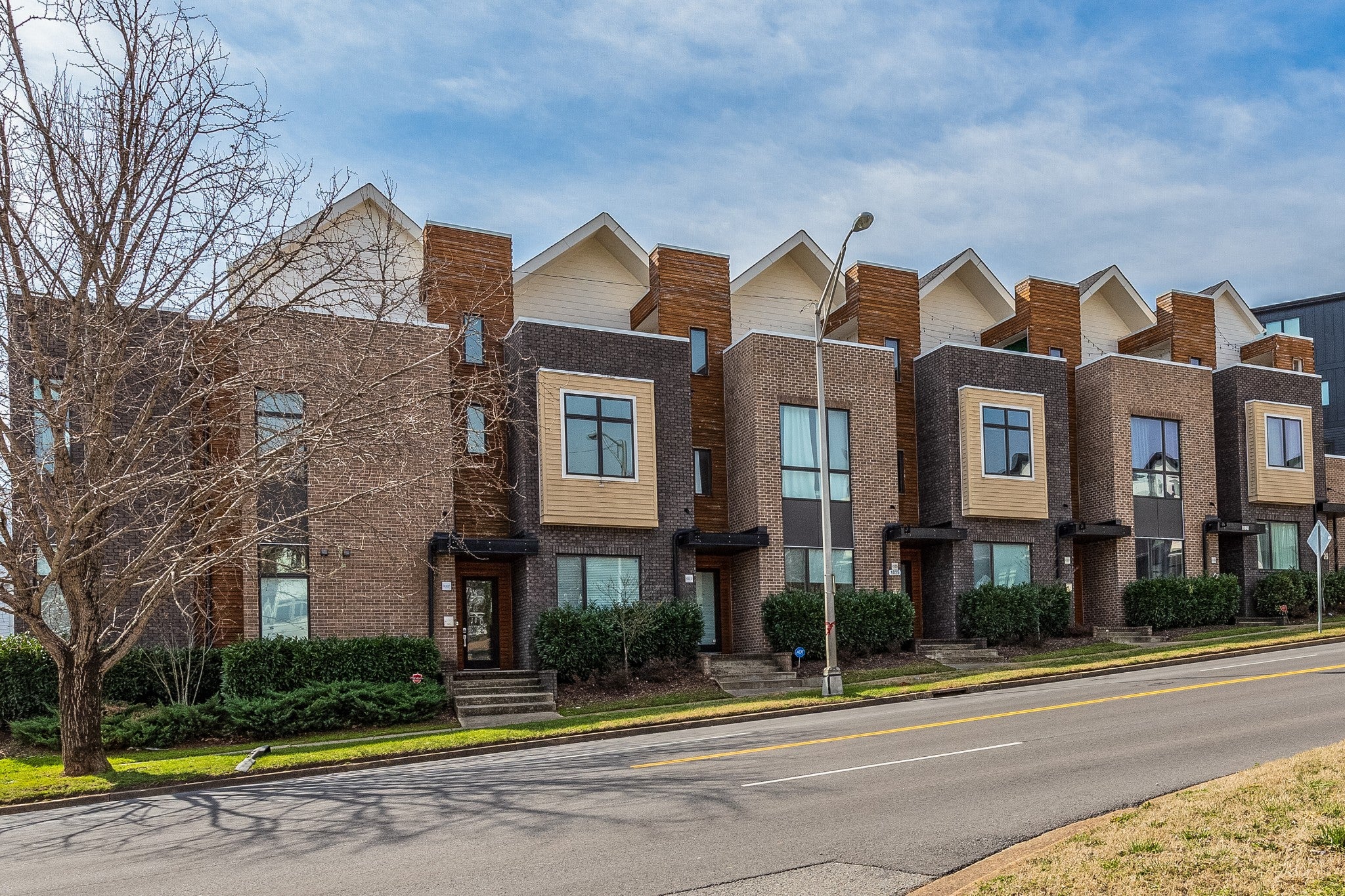 1027 Wedgewood Ave, Nashville TN 37203 4-bed condo, photo 2 of 26