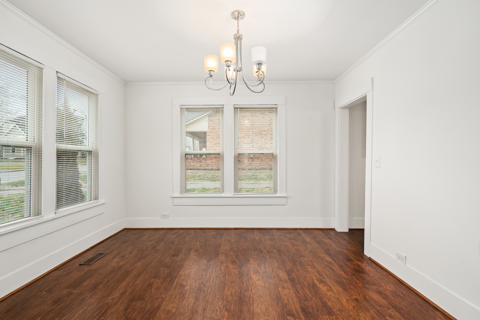 304 W Main St