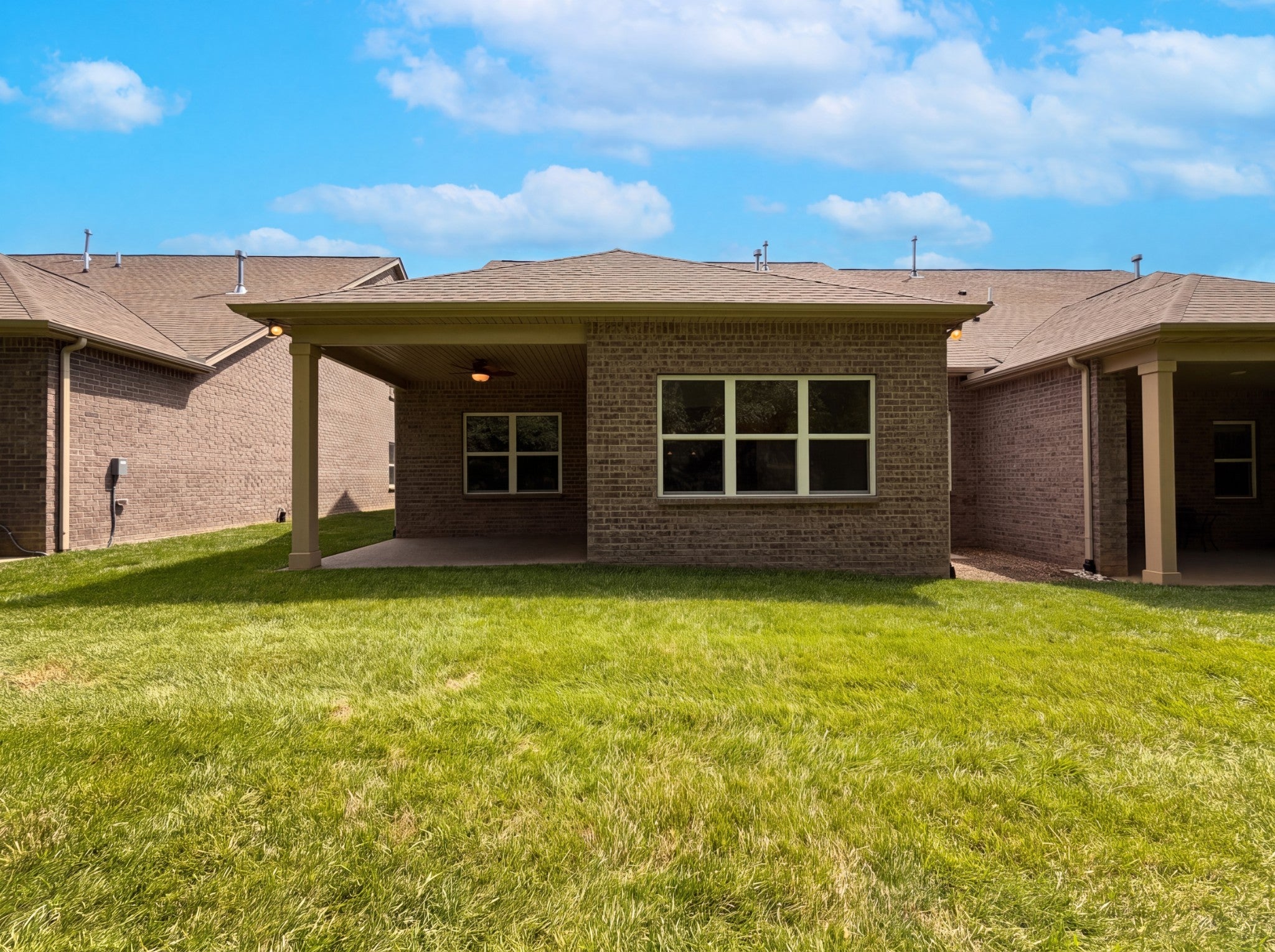 914 Meadowcrest Way