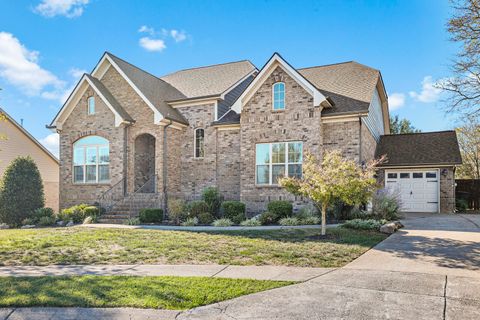 1005 Regency Ct Gallatin TN 37066