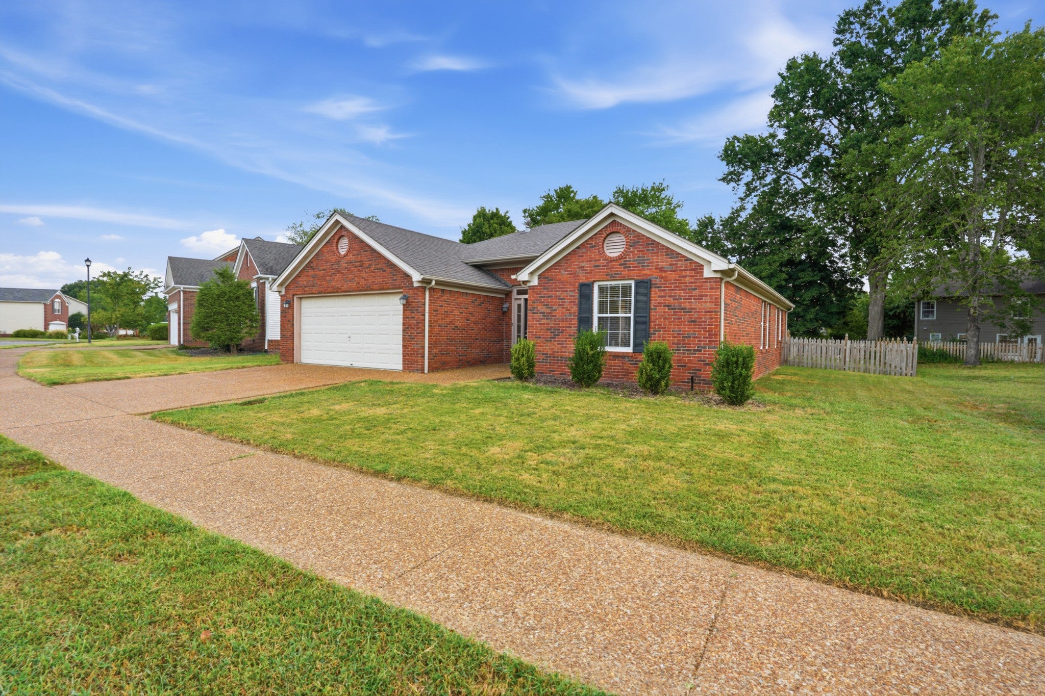 2024 Glastonbury Dr