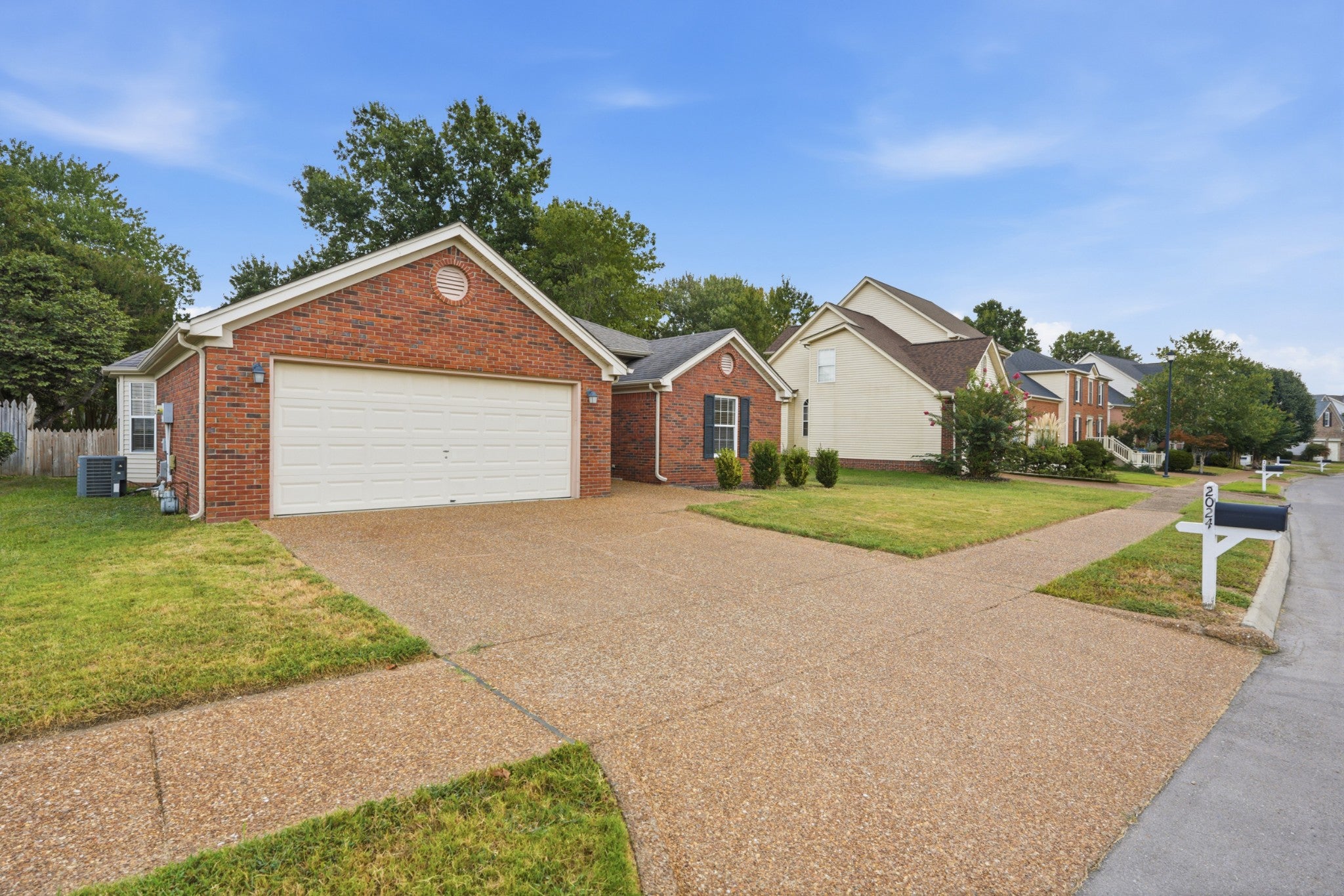 2024 Glastonbury Dr