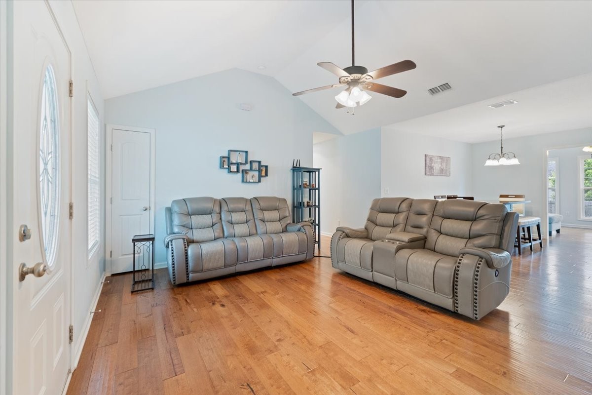 259 Williamsburg Cir