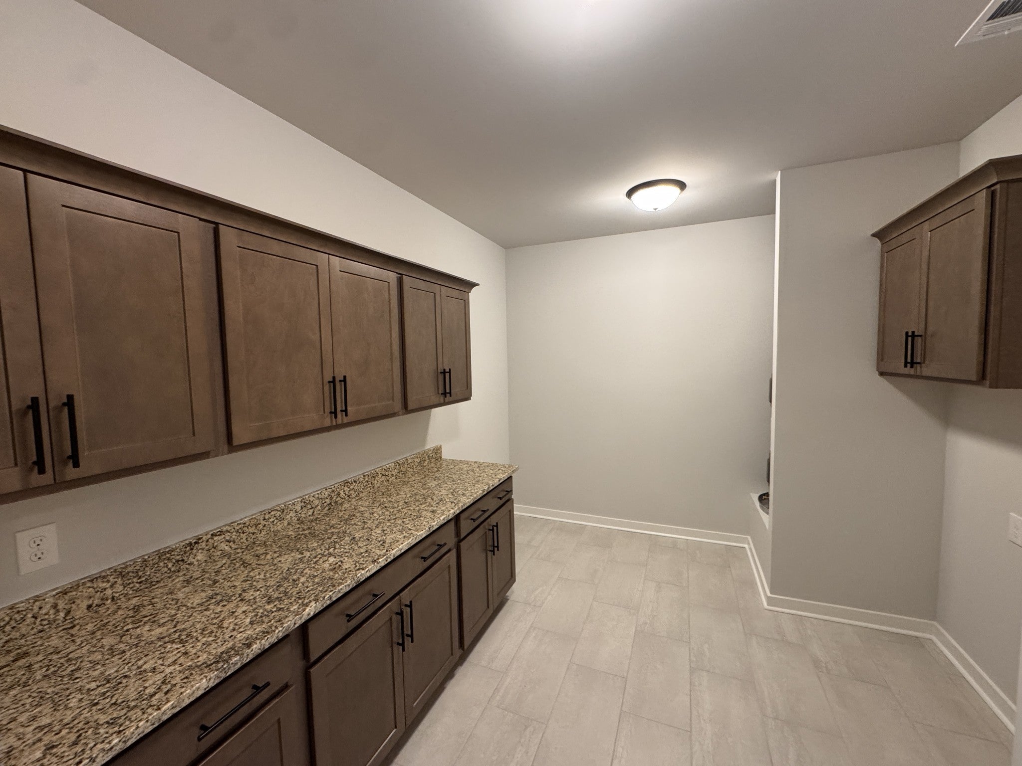 520 W Foxrun