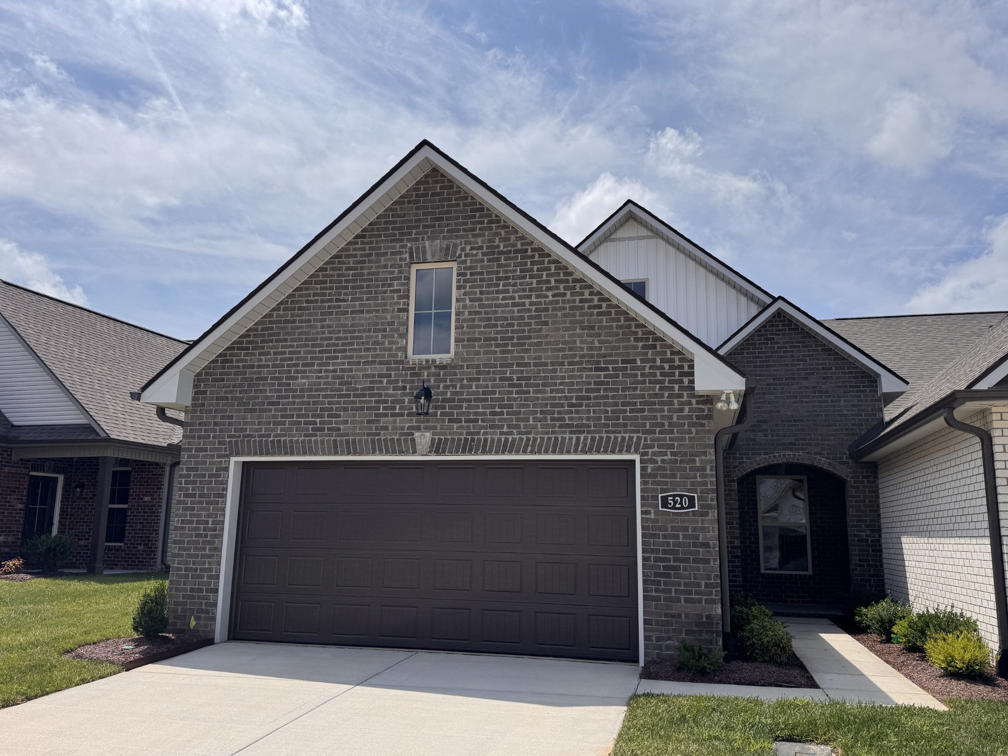 520 W Foxrun